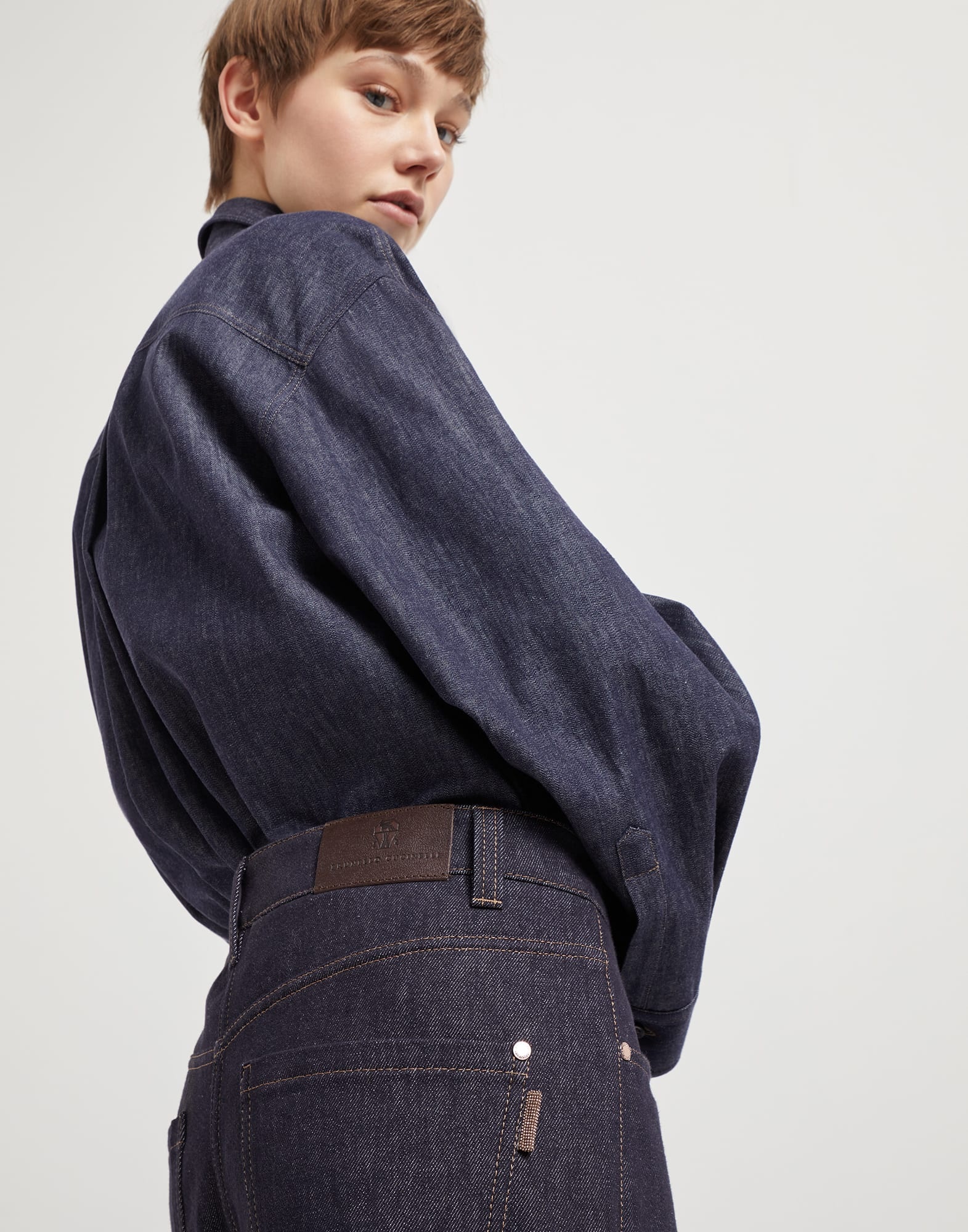 No-fade denim ergonomic trousers with shiny tab - 3