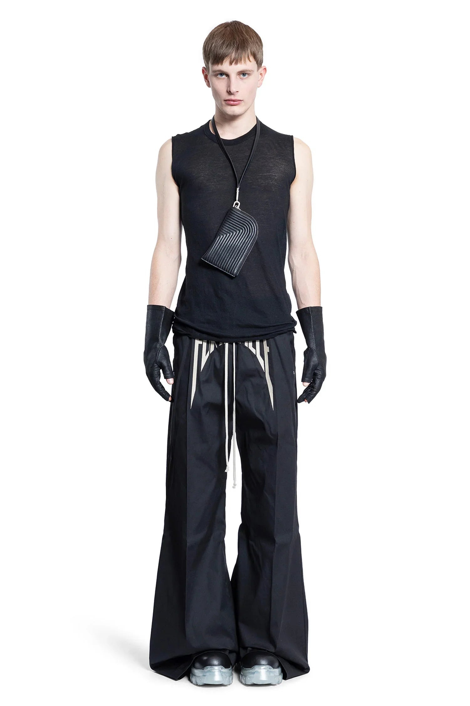Hollywood-Basic-Sleeveless-T - 4