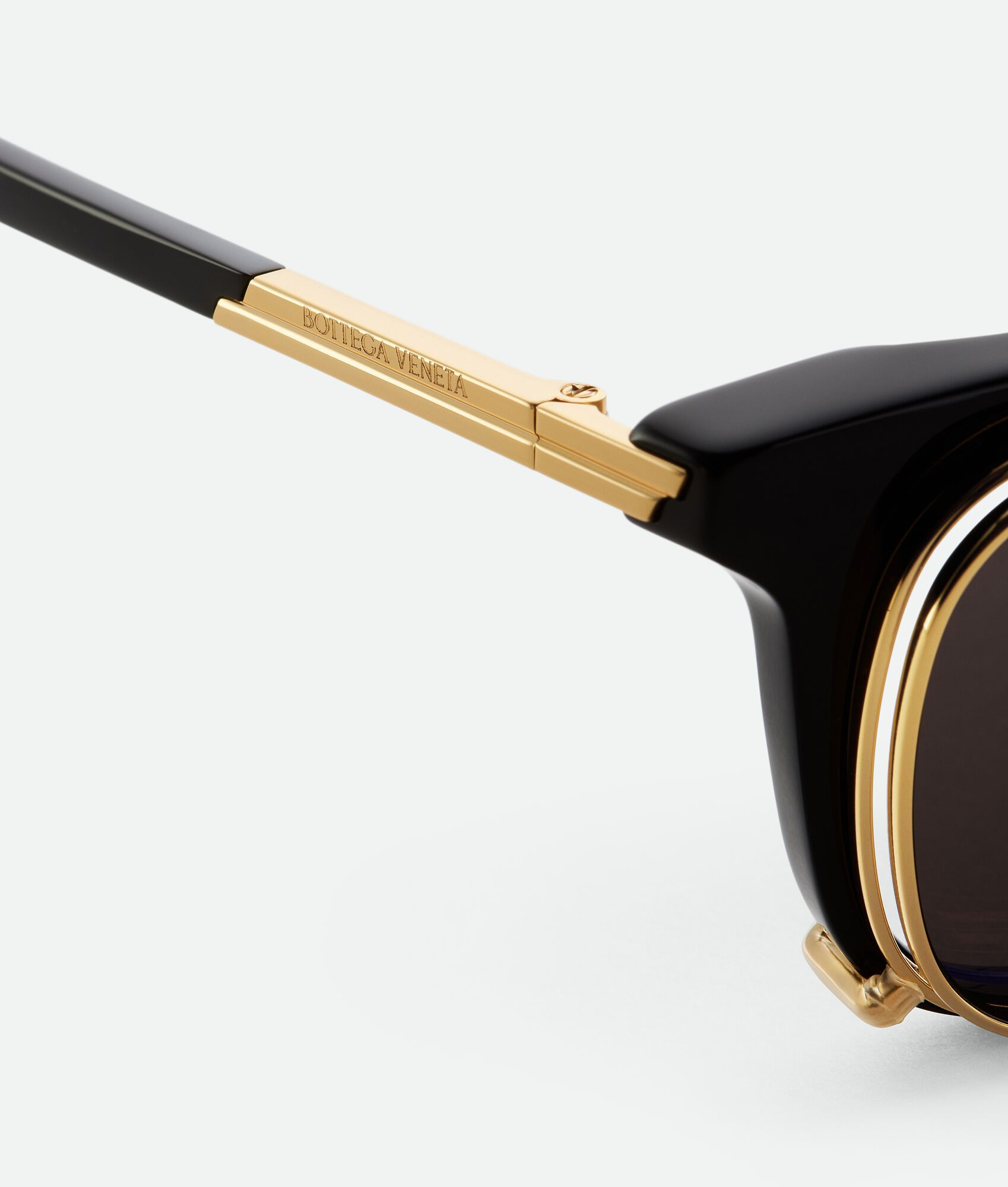 Classic Square Clip On Sunglasses - 7