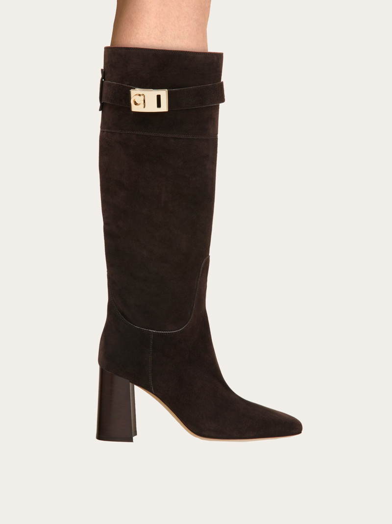 Hug buckle boot 2