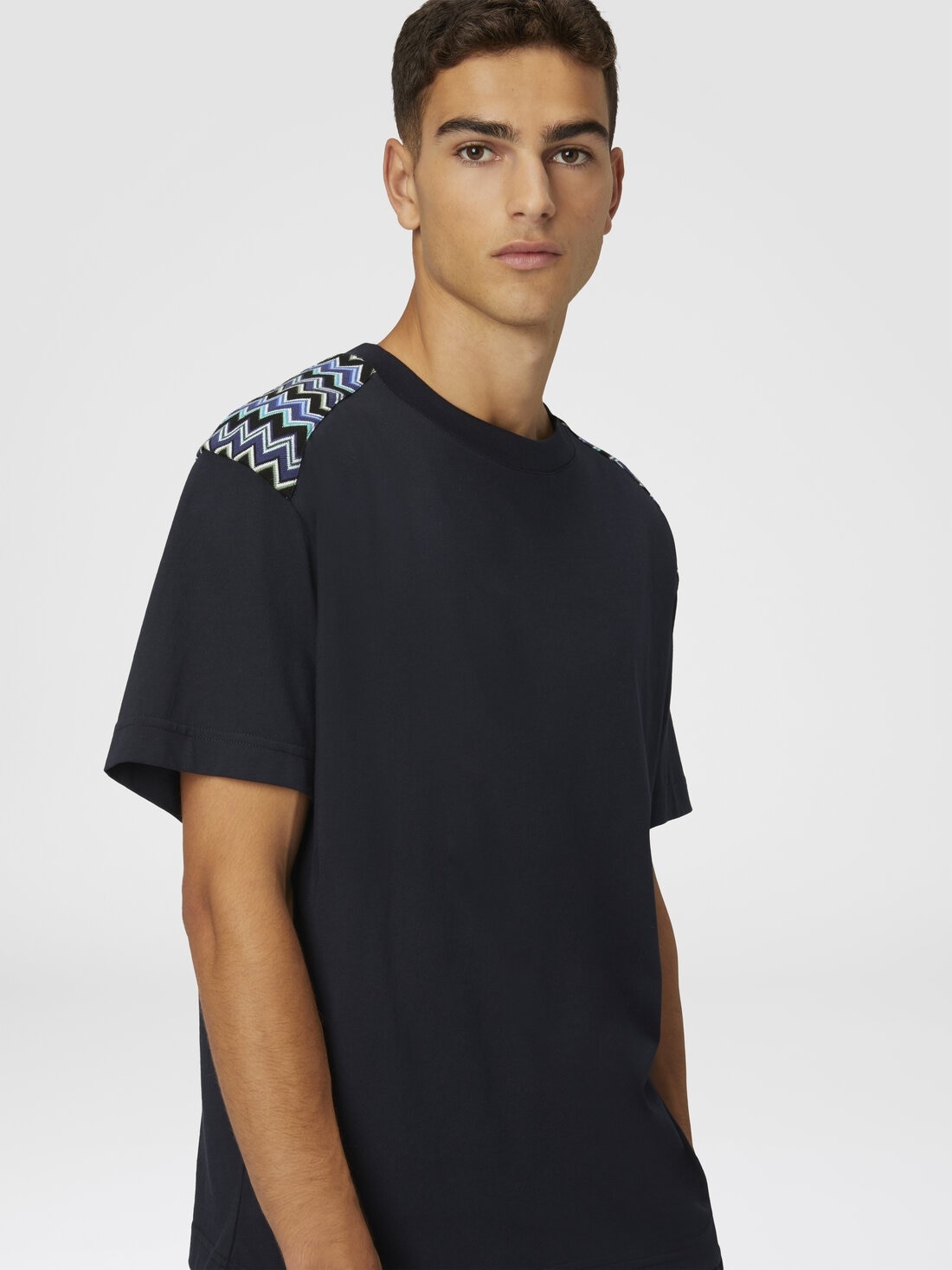 Cotton crewneck T-shirt with chevron inserts on the shoulders - 4