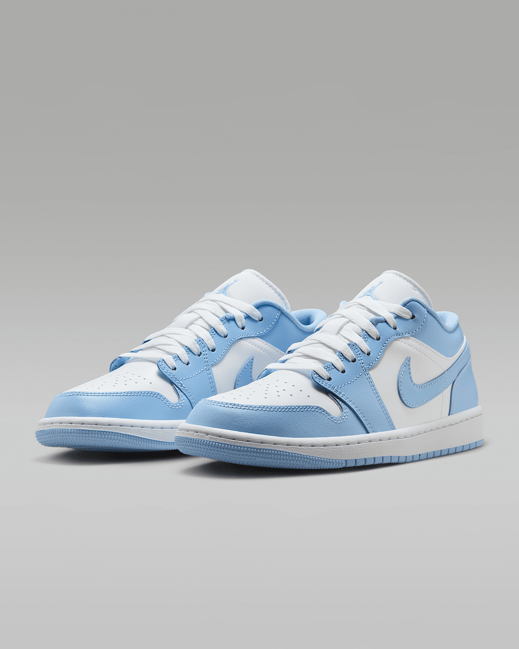 Air Jordan 1 Low Women's Shoes - 5