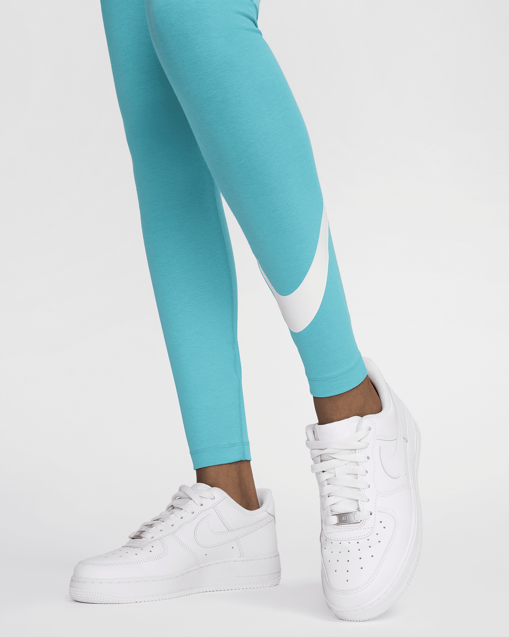 Nike Sportswear Classics Women's High-Waisted Graphic Leggings - 3