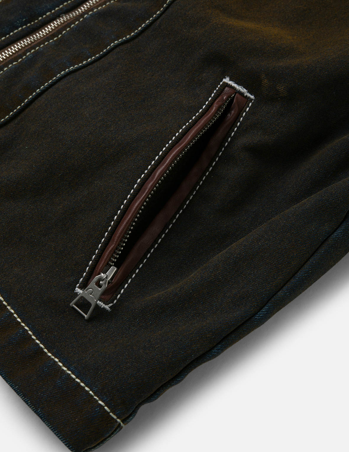 Contrast Stitch Design and Kamon Leather Label Regular Fit Denim Jacket - 9