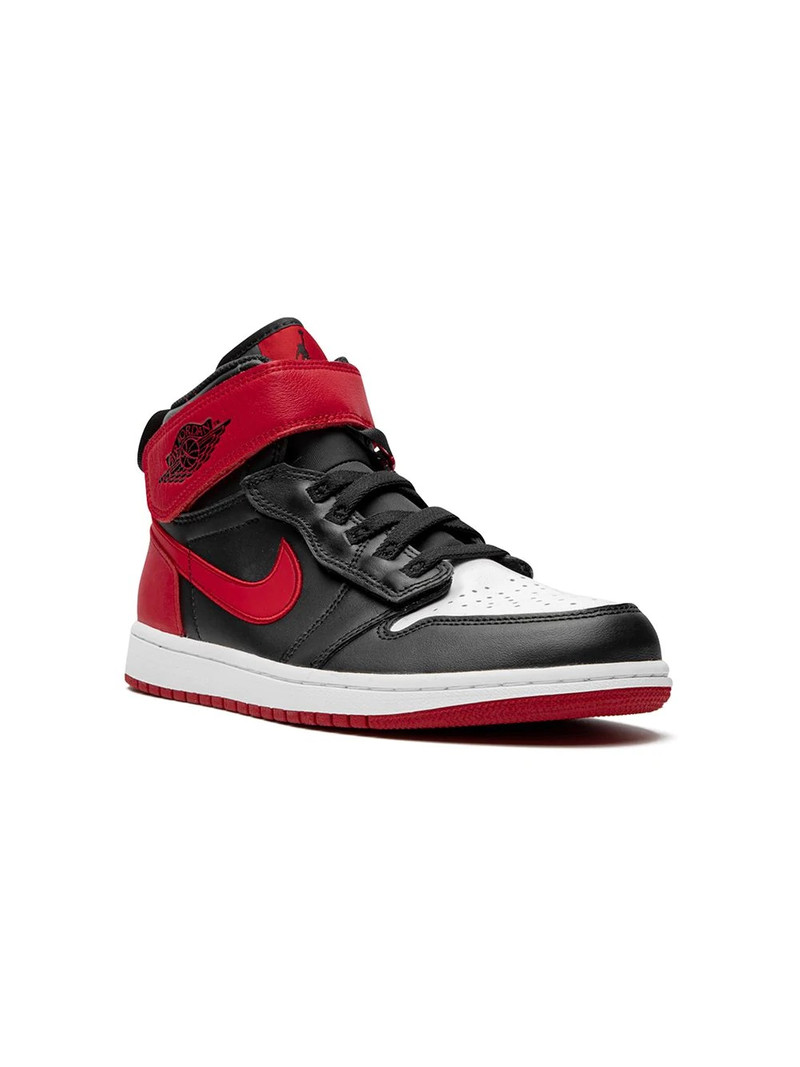 Jordan Air Jordan 1 Hi Flyease "Bred White Toe" sneakers outlook