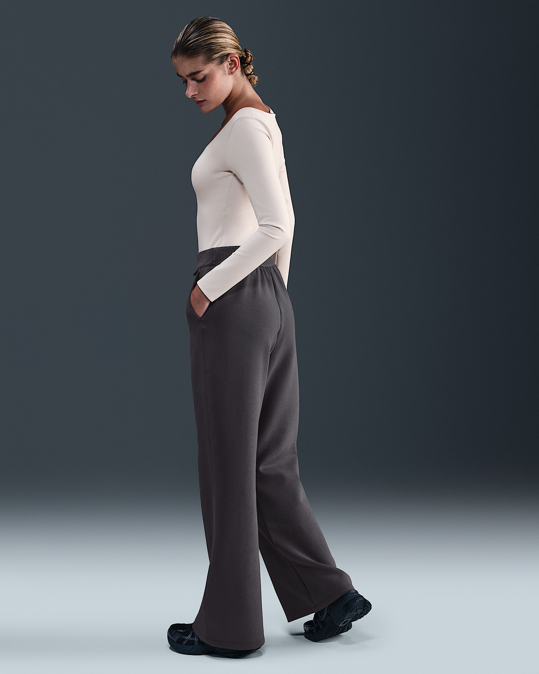 Nike 24.7 ImpossiblySoft Women's Dri-FIT High-Waisted Loose Flared Pants - 4