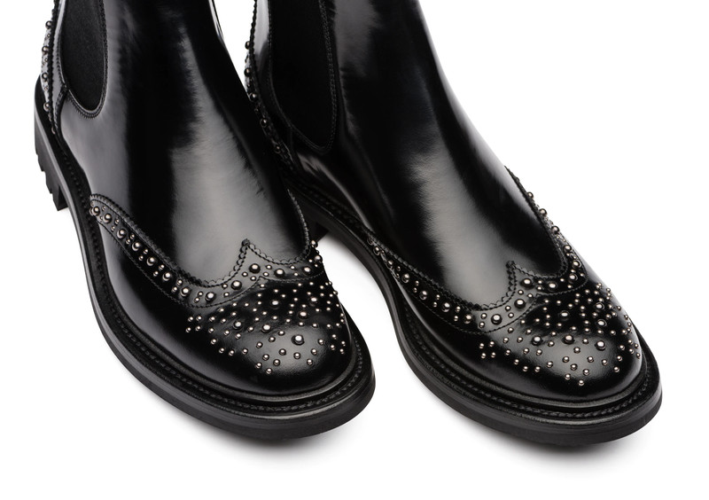 Aura met. 2
Polished Fumè Chelsea Boot Stud Black 4