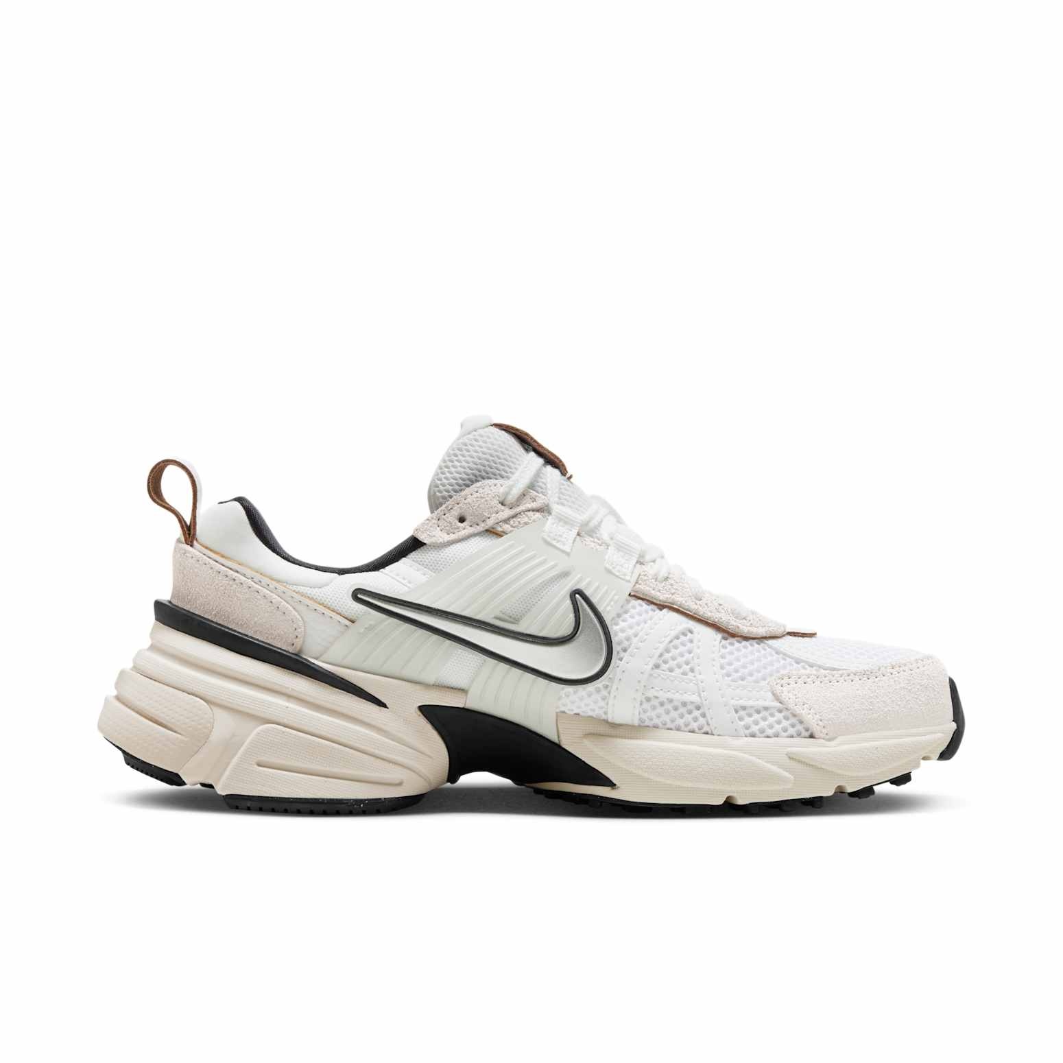 (WMNS) Nike V2K Run 'Summit White Light Orewood Brown' FN6703-100 - 2