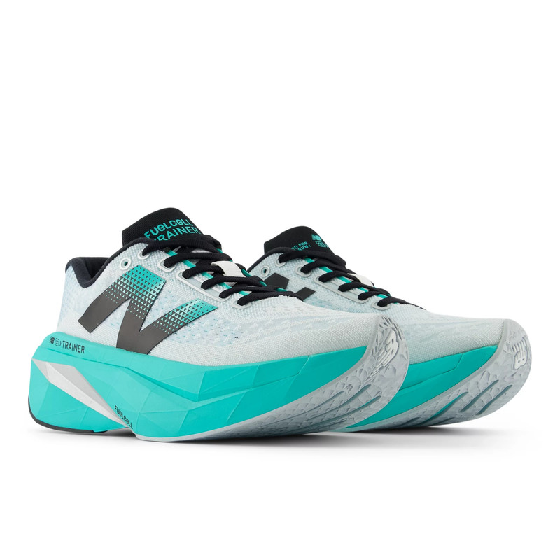 New Balance FuelCell SuperComp Trainer v3 outlook