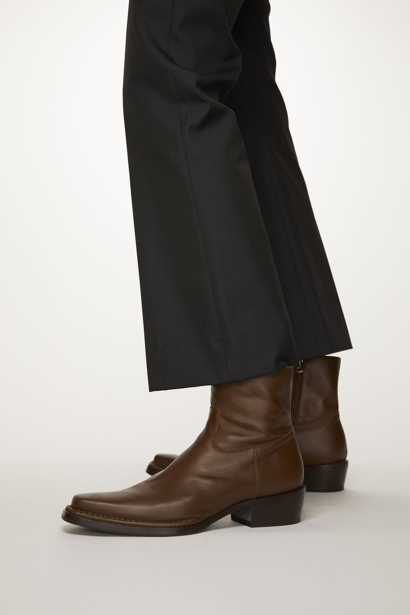 Square-toe leather boots dark brown 6