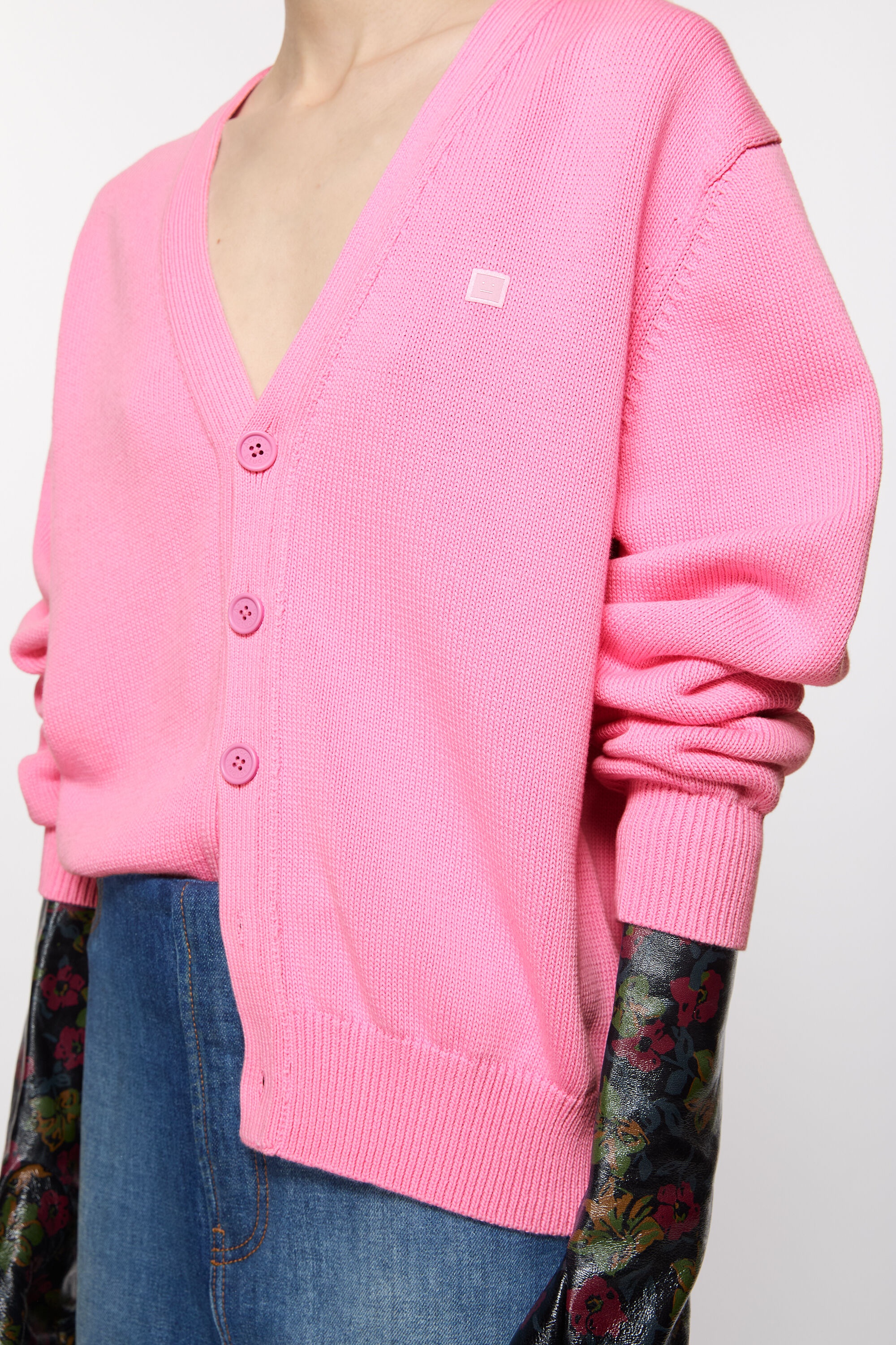 Acne Studios Cardigan v-neckline - Cameo pink | REVERSIBLE