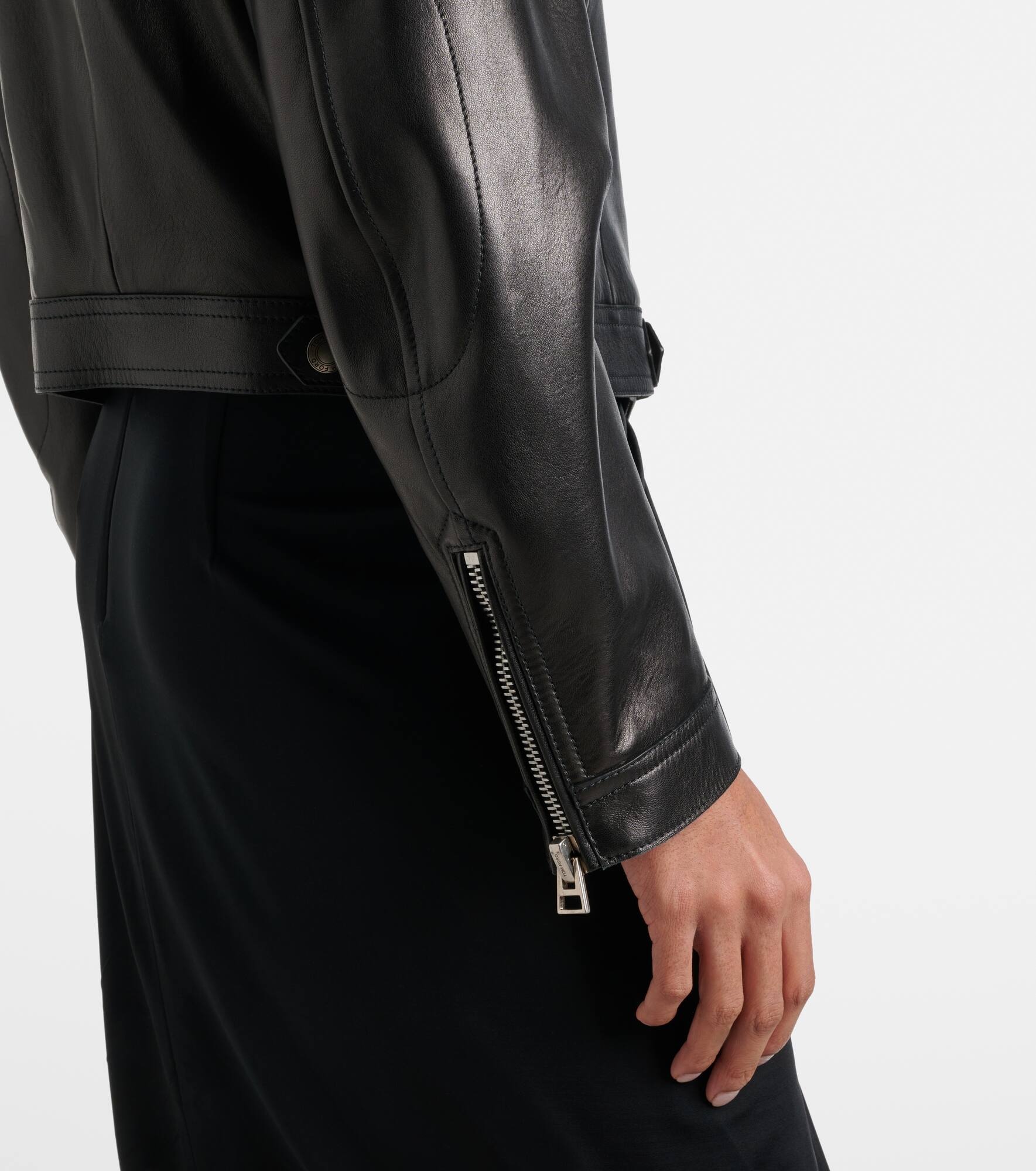 Cropped leather biker jacket - 5