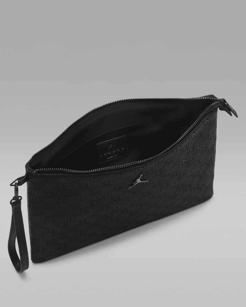 Jordan Monogram Pouch (0.69L) 4