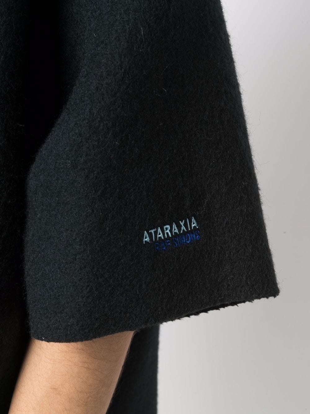 embroidered-logo knitted dress - 5
