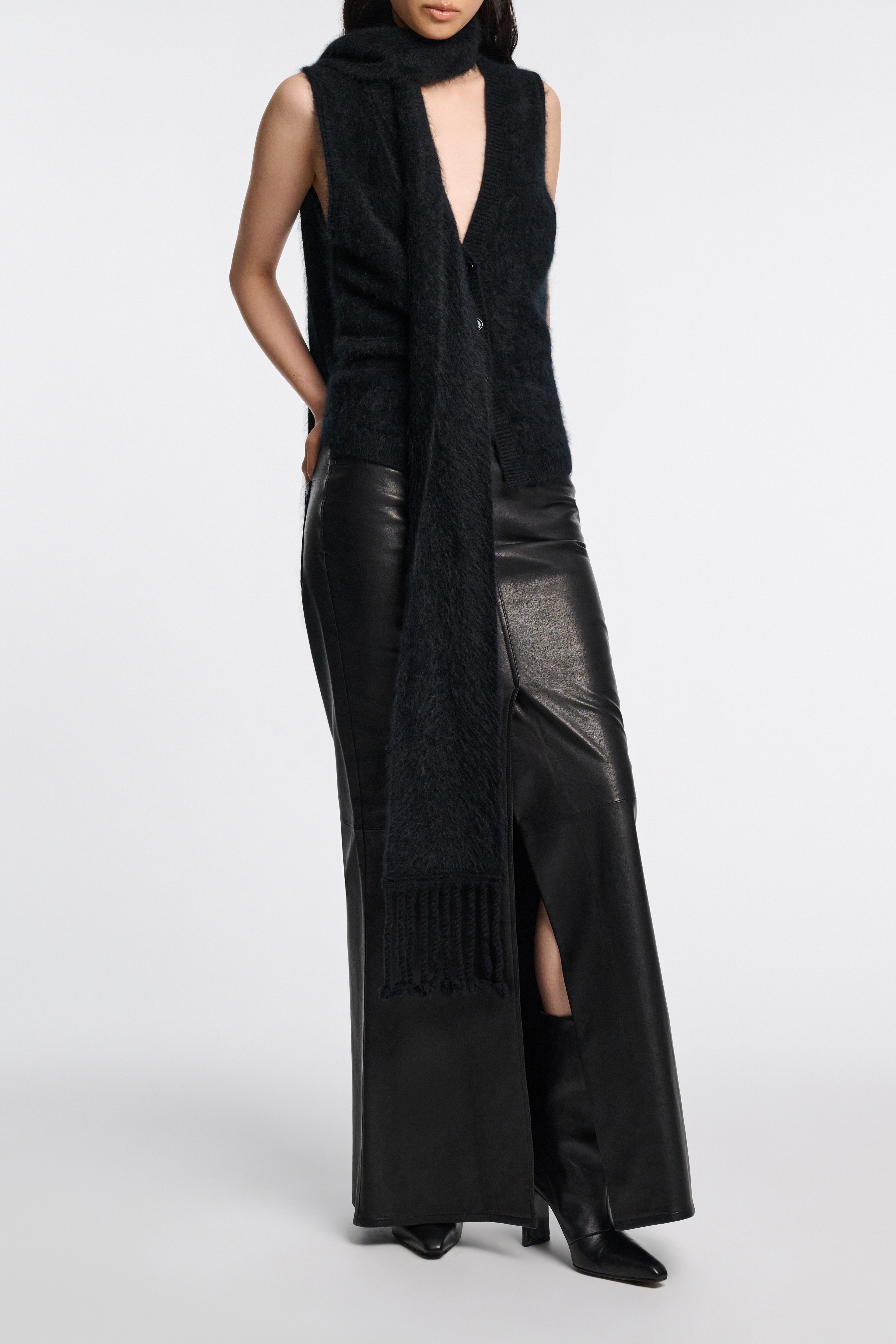 【Dorothee Schumacher】 Chic Sophisticationレザー combatブー Chic Sophistication leather knee-high boots in black