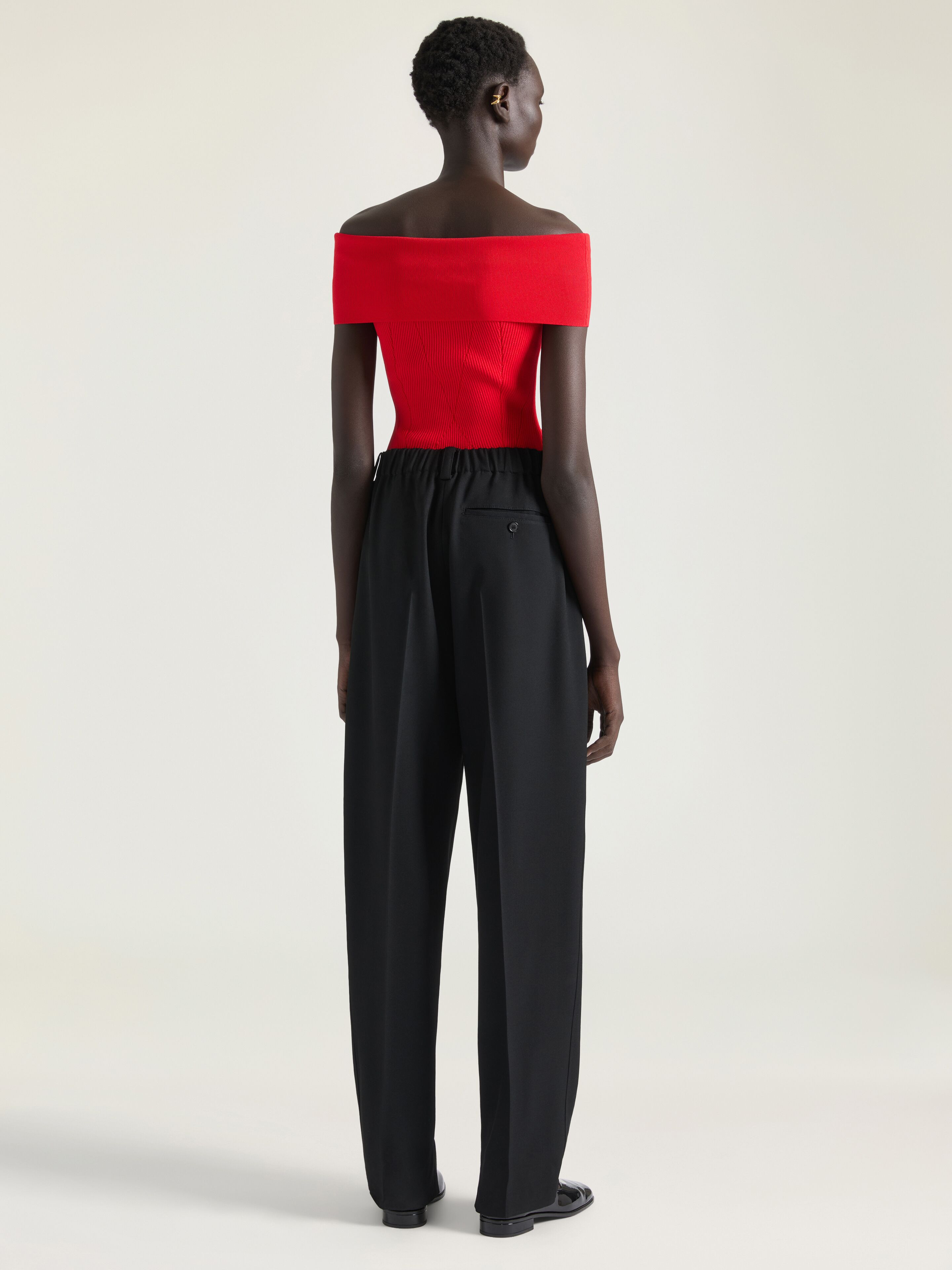 SLIM FIT OFF-THE-SHOULDER TOP - 3