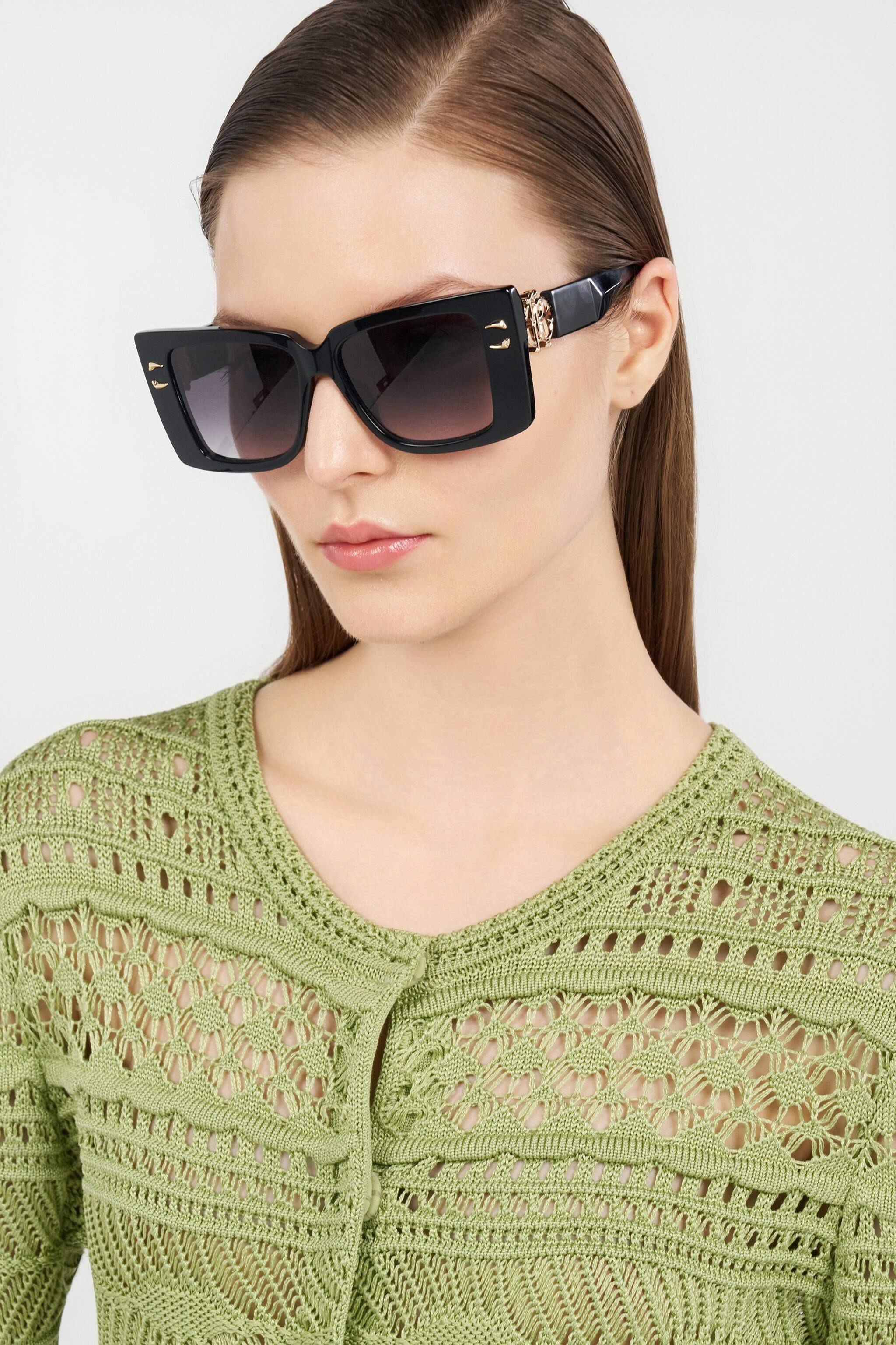Sunglasses with wide rectangualr front with fangs - 2