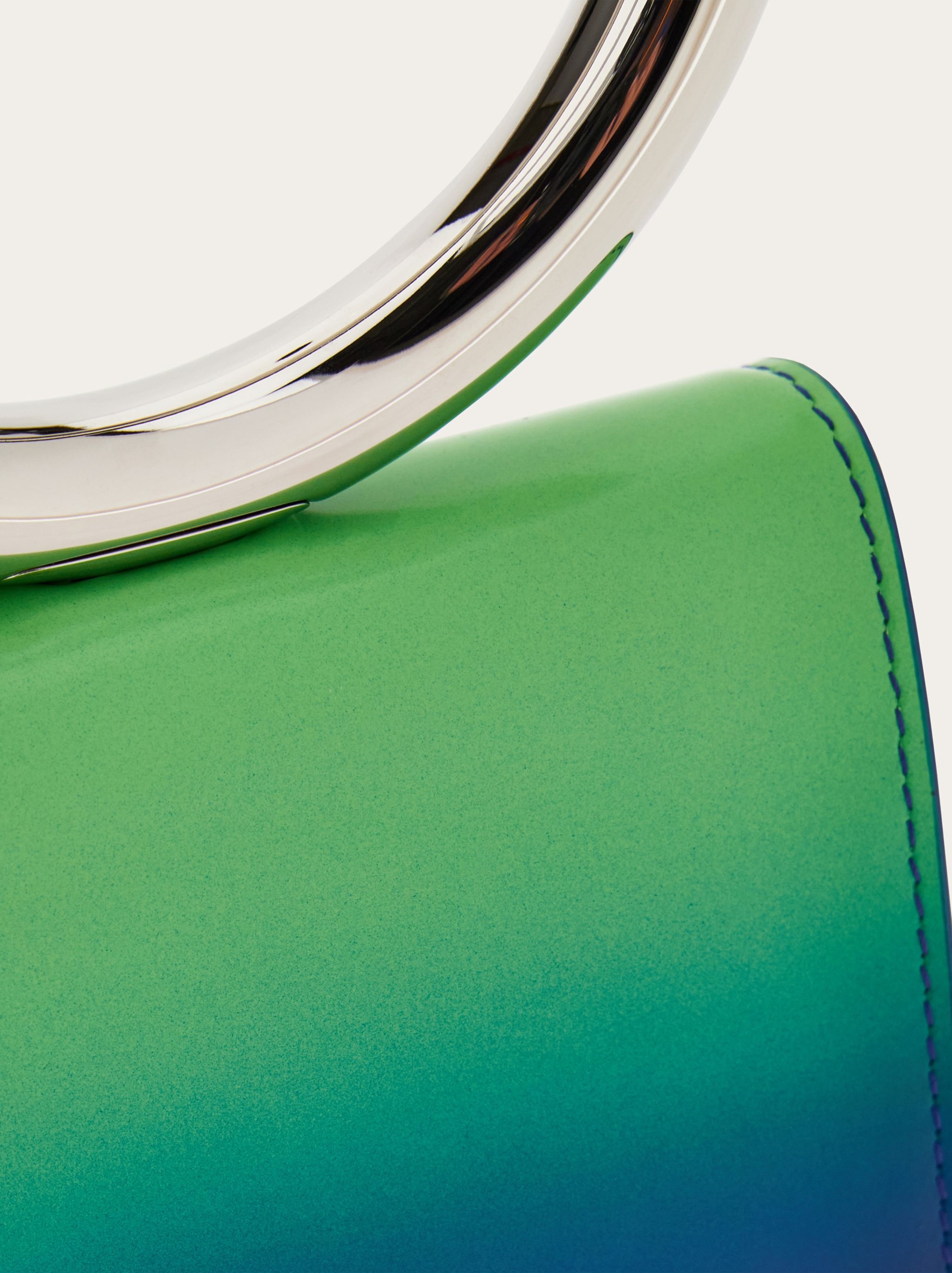 Micro pouch with airbrushing - 4