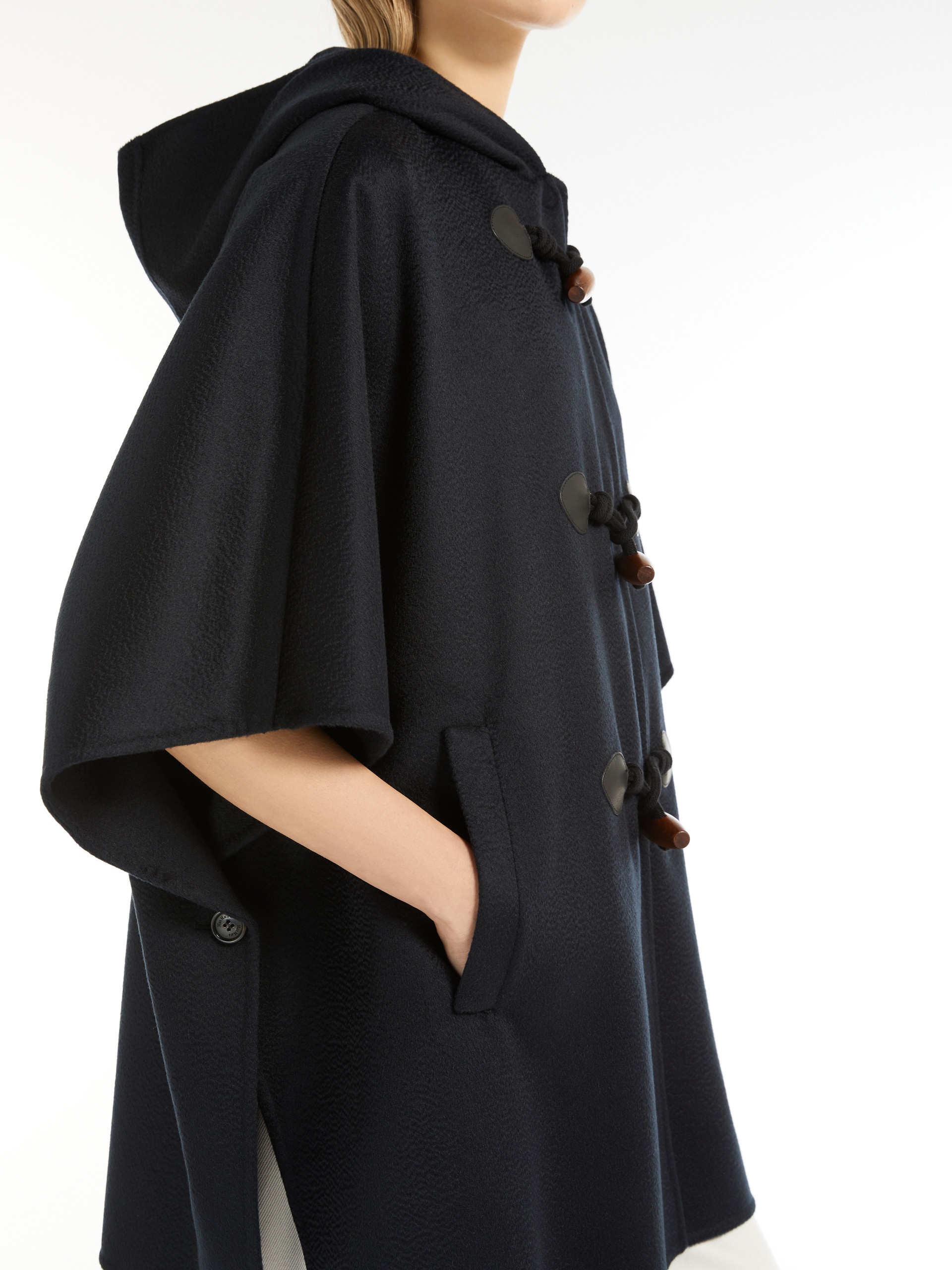 FASE Toggle-fastening cashmere cape - 5