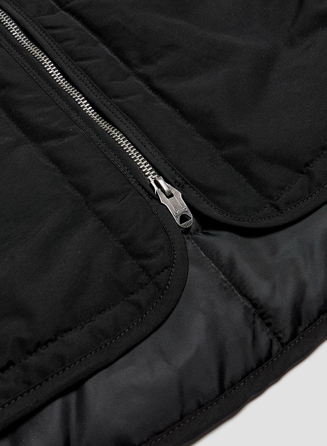 Midfield Liner in Black - 9