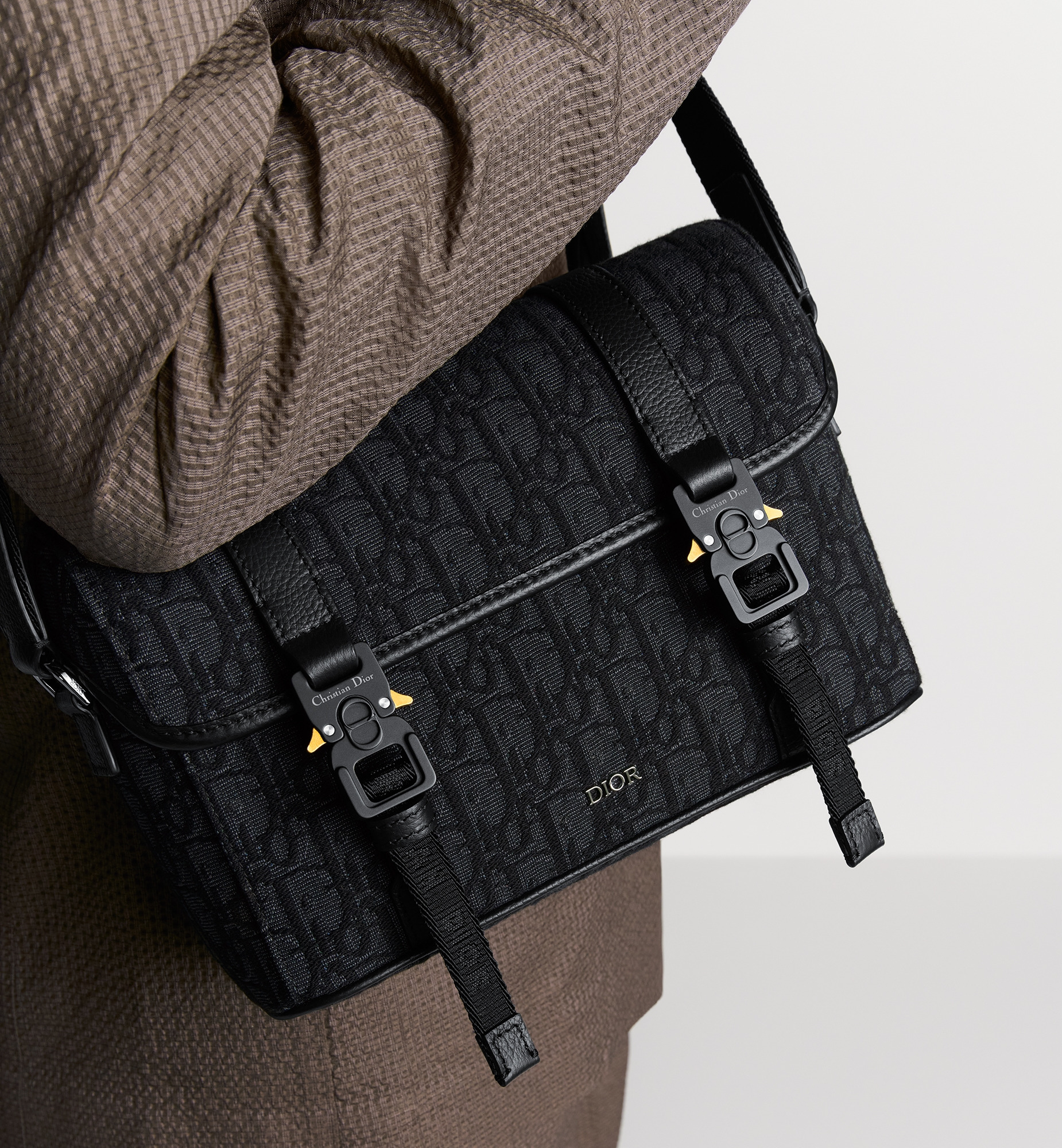 Dior Hit the Road Messenger Bag with Flap - 3