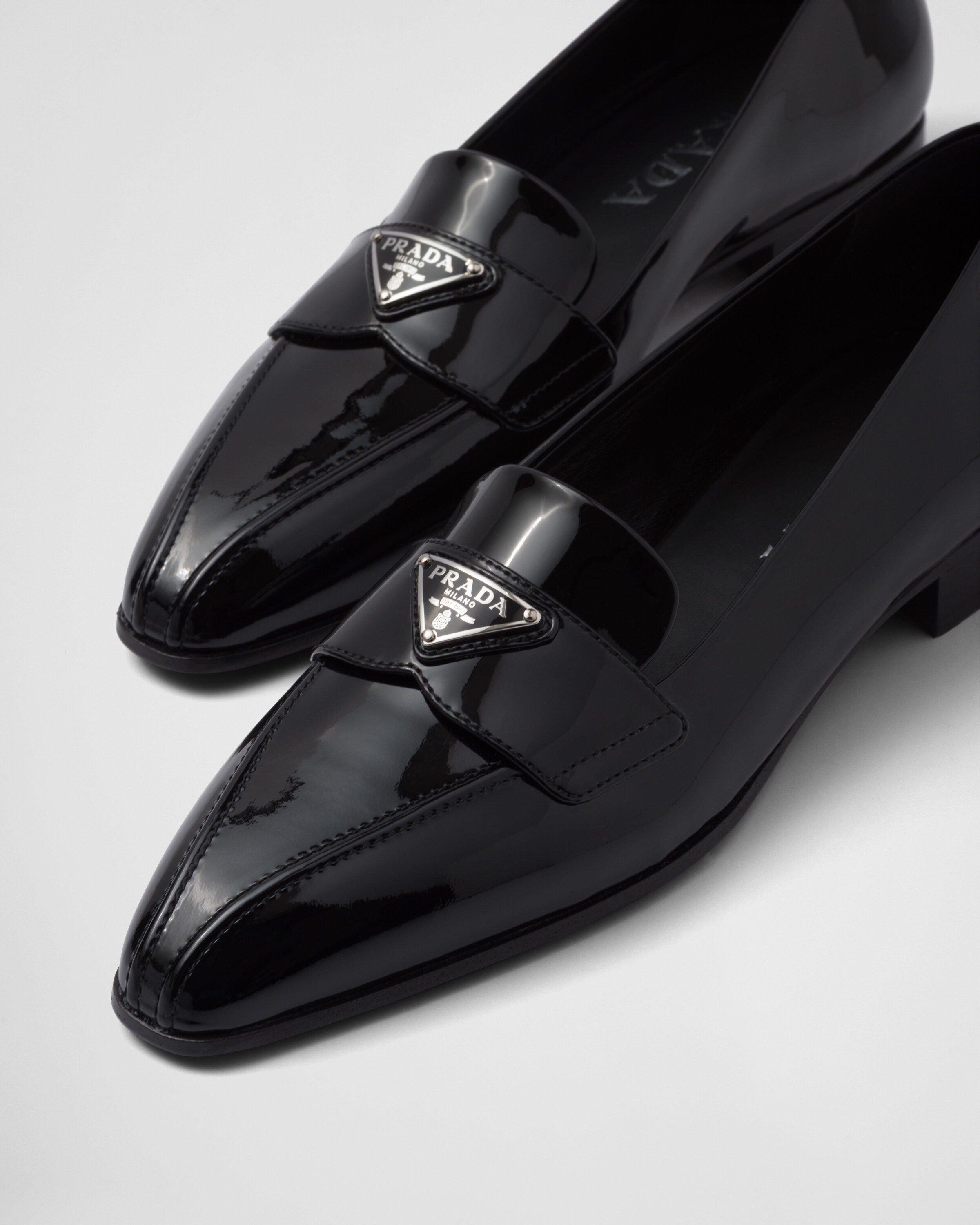 Patent leather loafers - 6