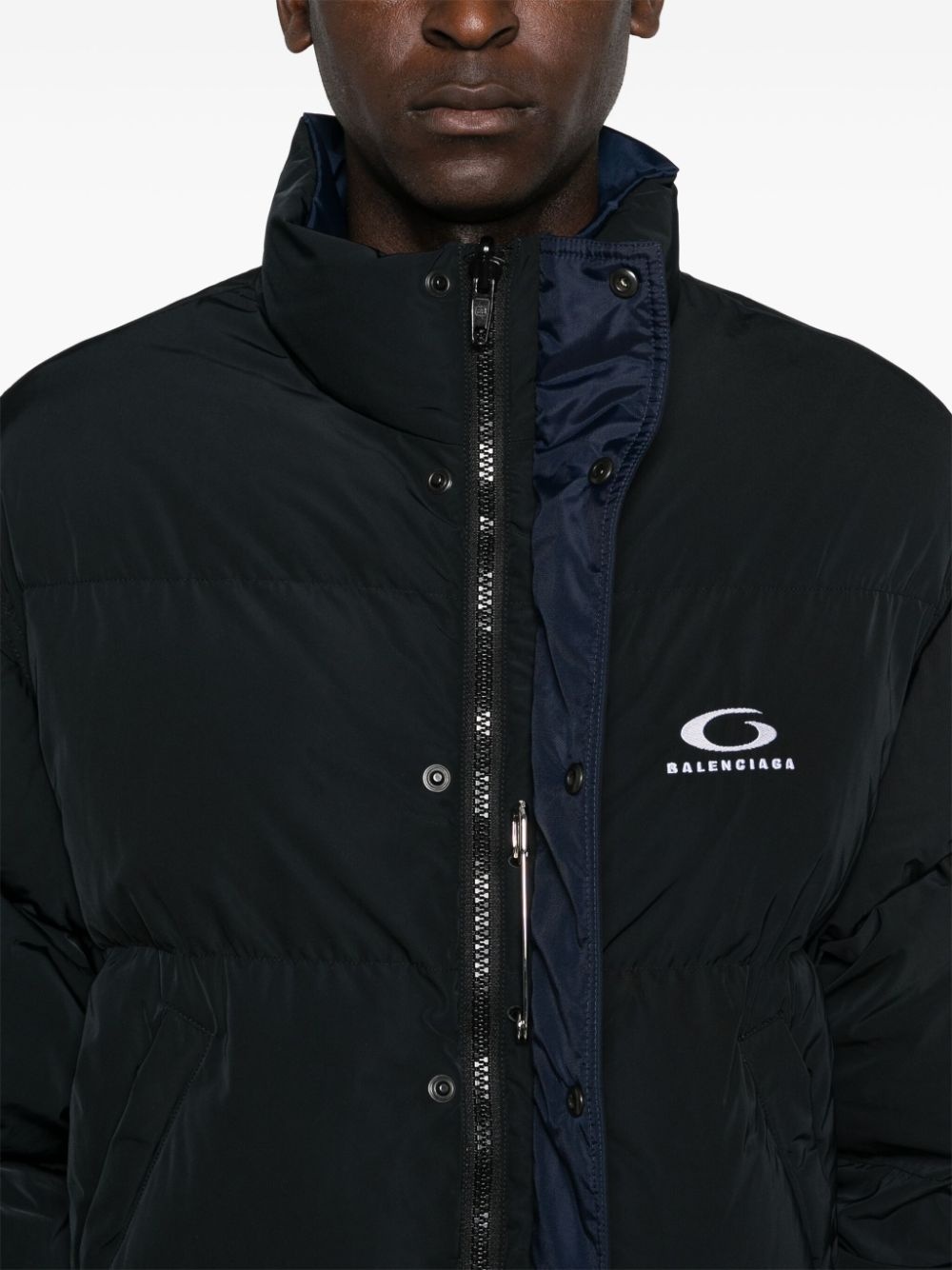 logo-embroidered puffer jacket - 6