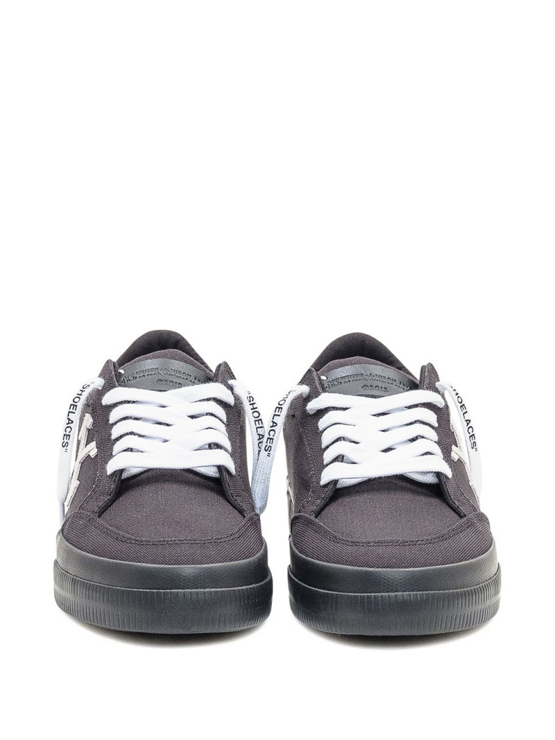 Off-White Arrows-motif sneakers outlook