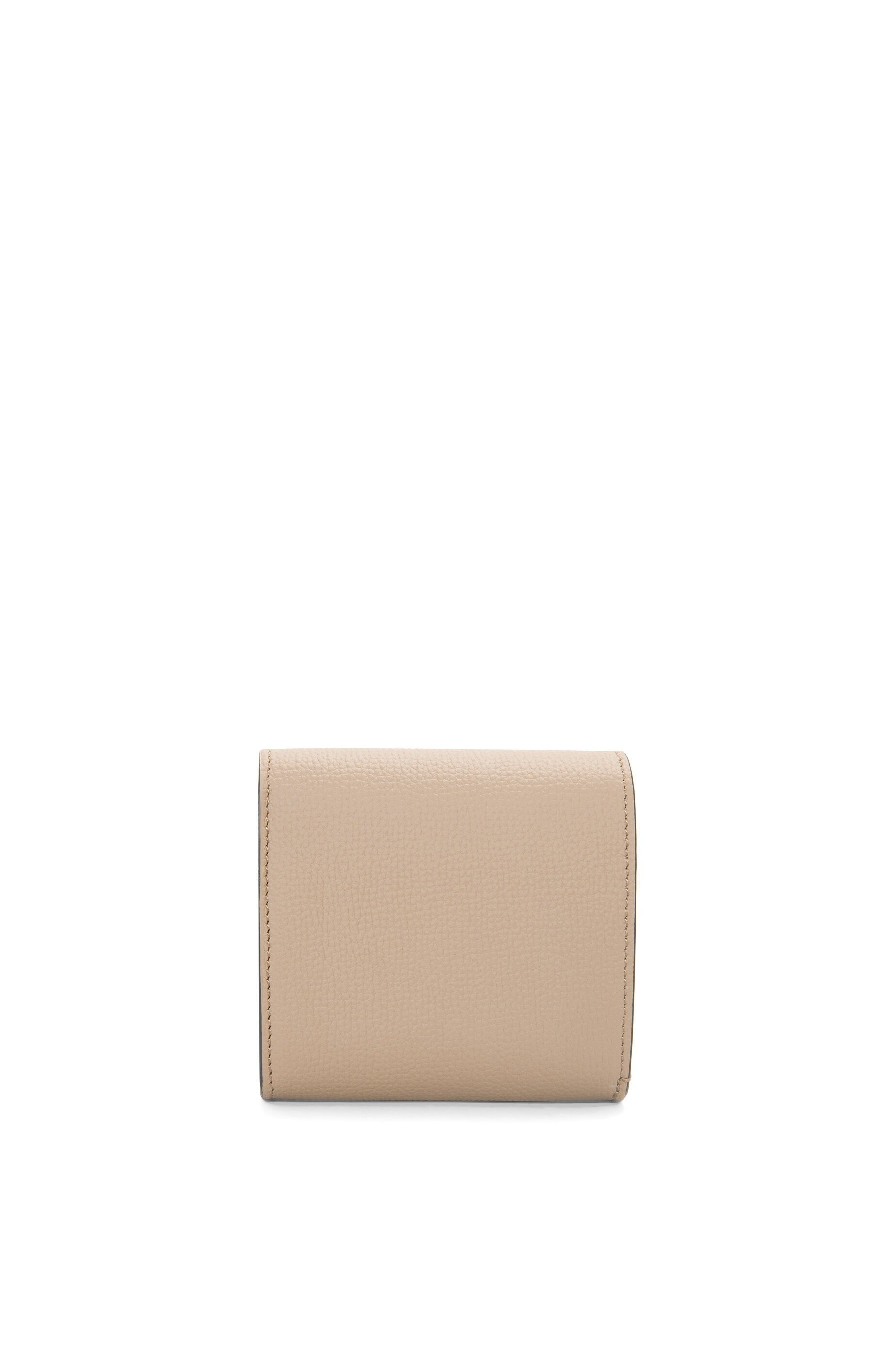 Anagram compact flap wallet in pebble grain calfskin - 3