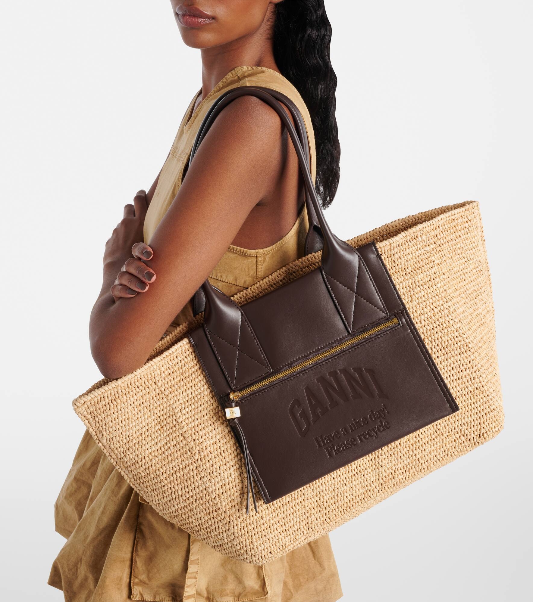 Faux leather-trimmed raffia tote bag - 6