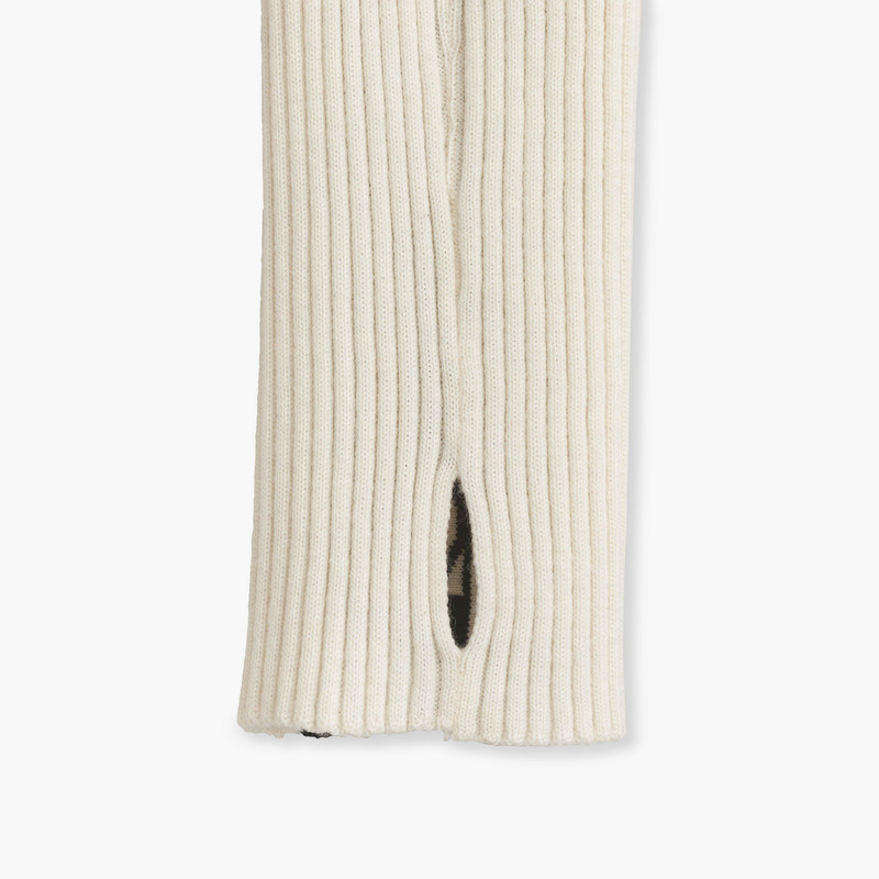 THE RAGLAN LOGO MOCKNECK 7