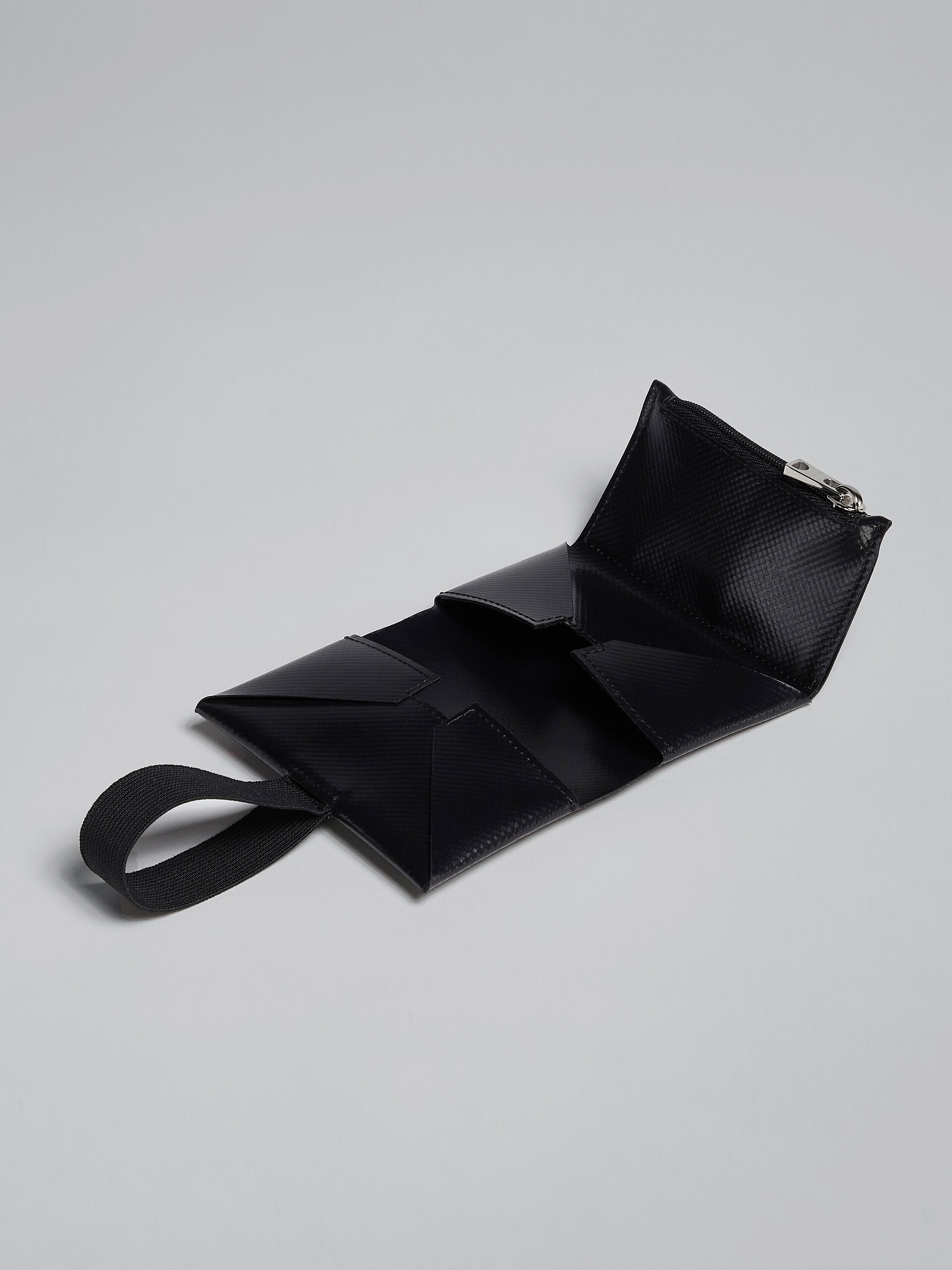 BLACK TRI-FOLD WALLET - 5