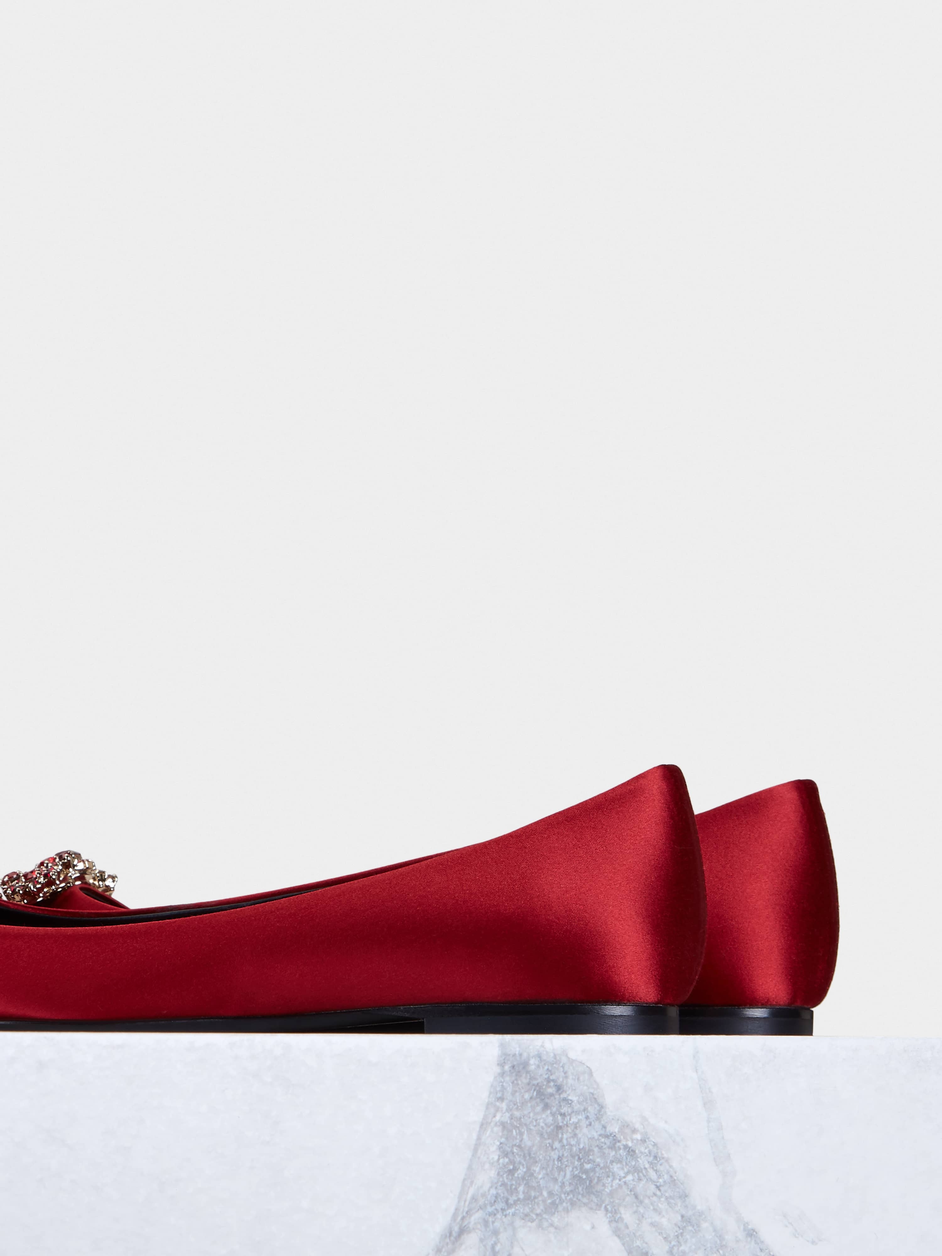 Flower Strass Buckle Ballerinas in Satin - 5