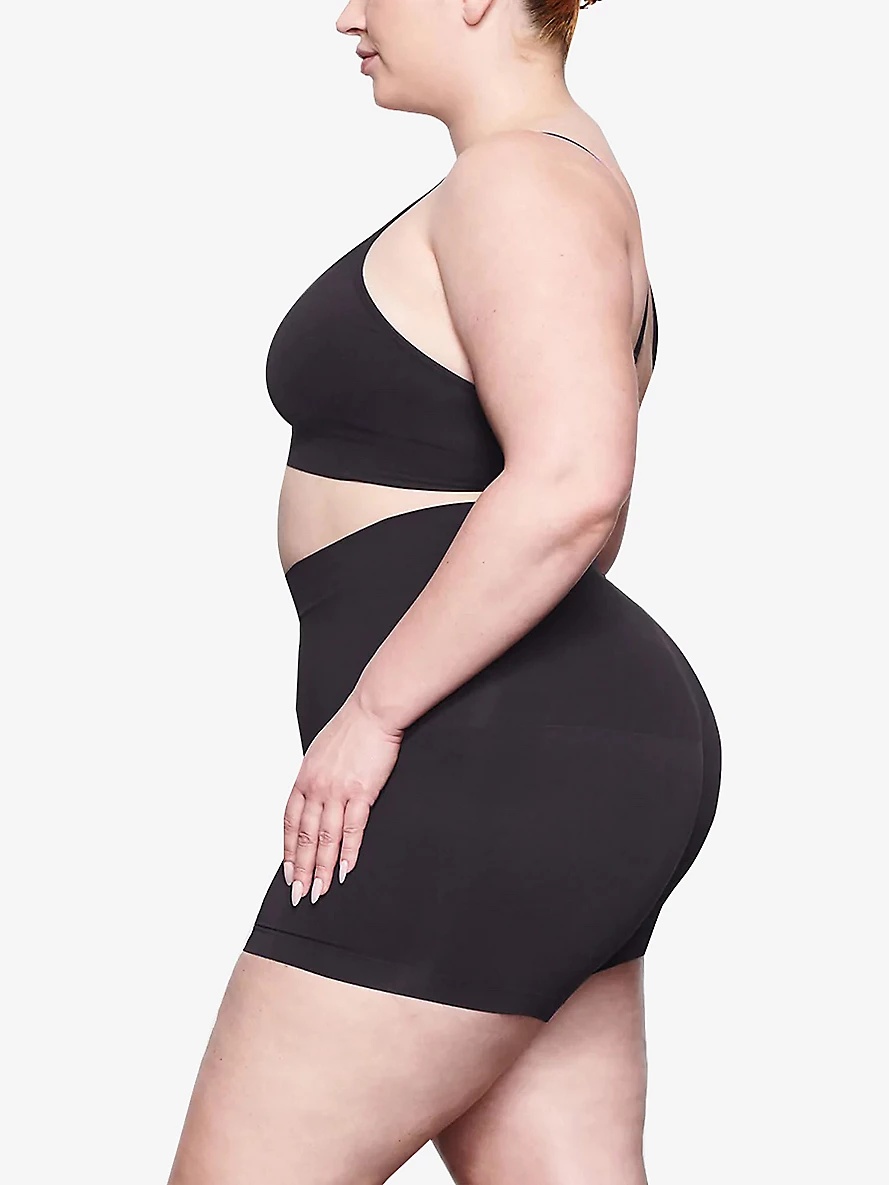 Smoothing mid-rise stretch-woven shorts - 3