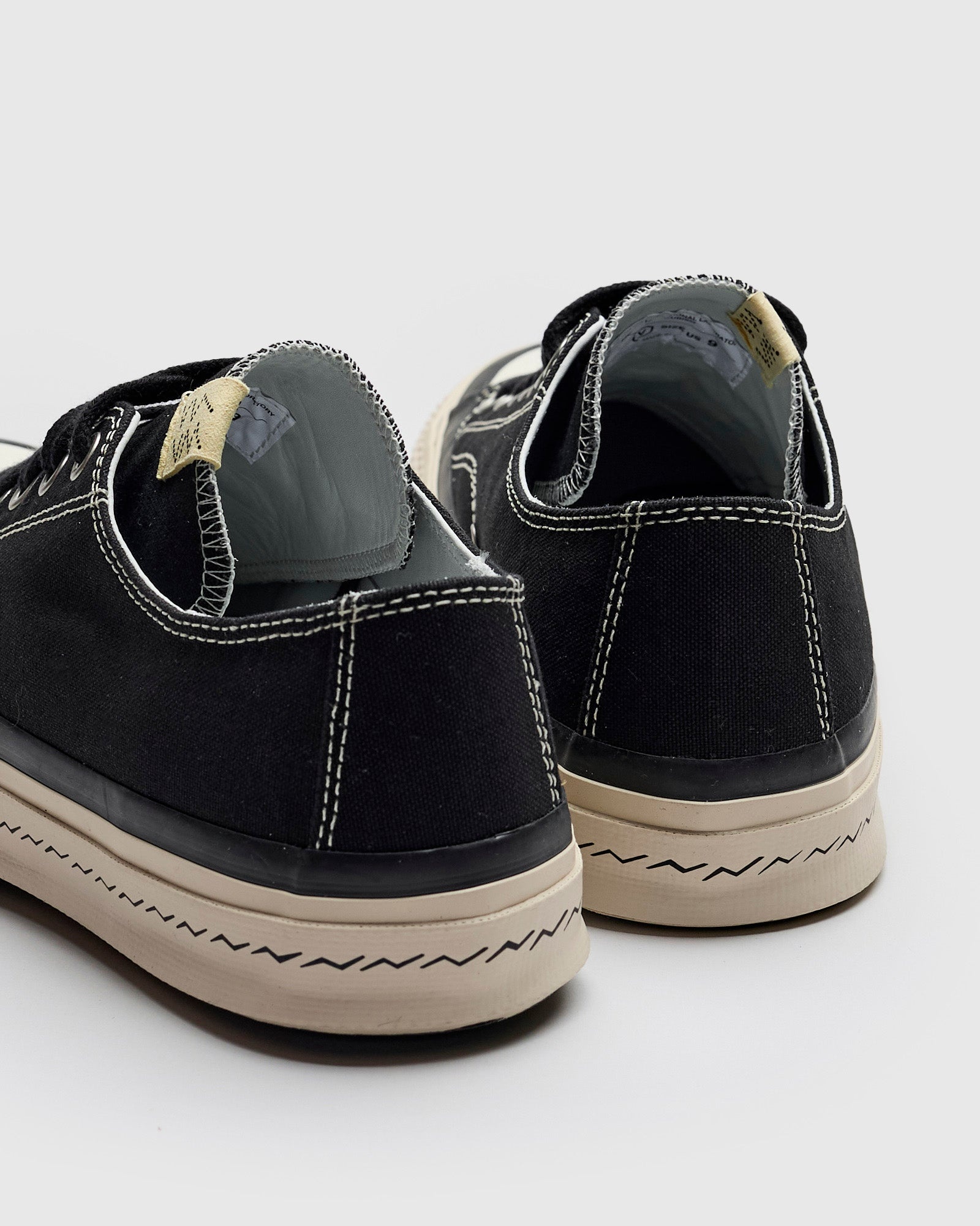Skagway Lo in Black - 5