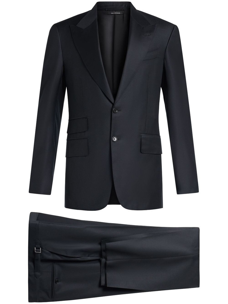 single-breasted suit 1