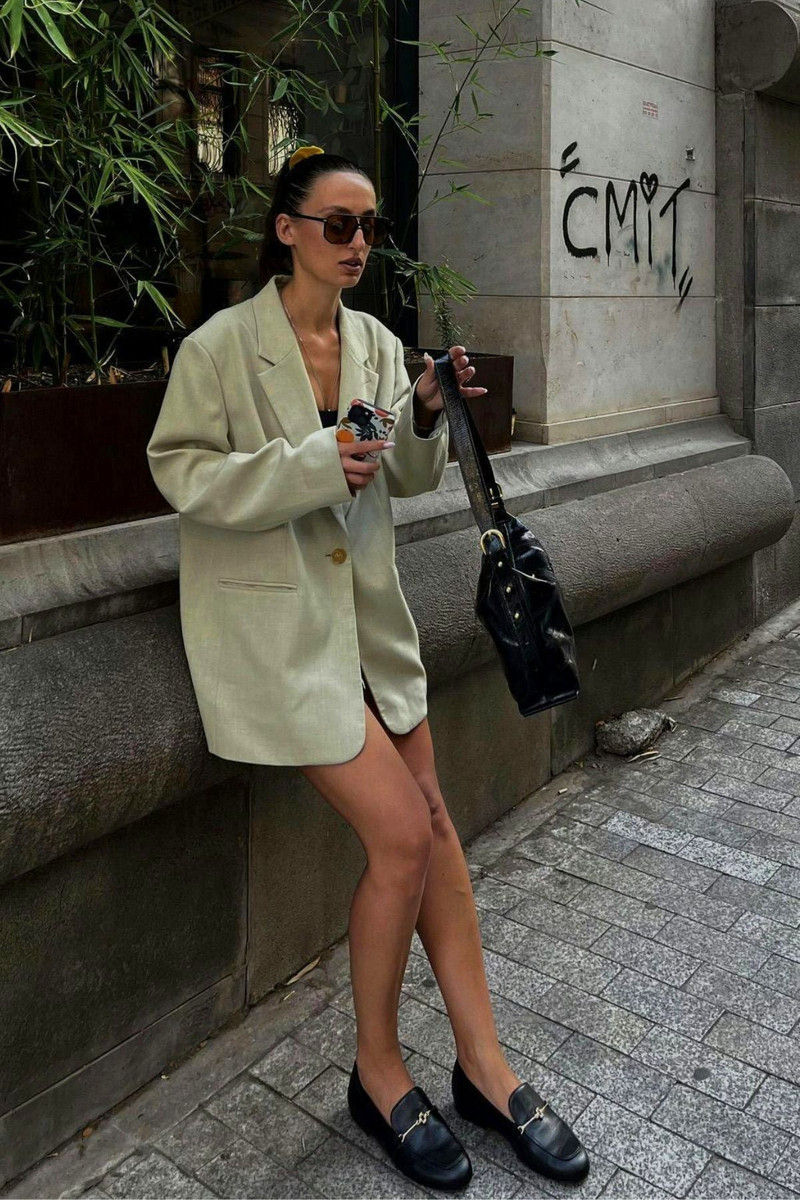 Larroudé Katherine Loafer In Black Leather outlook