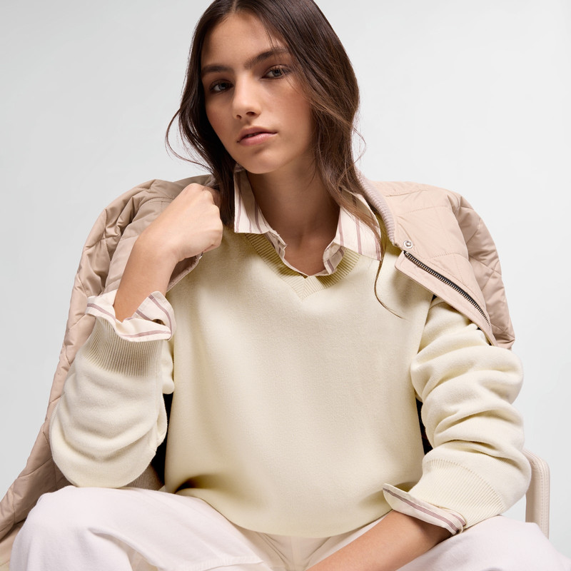 V-neck pullover in doubled knit 5