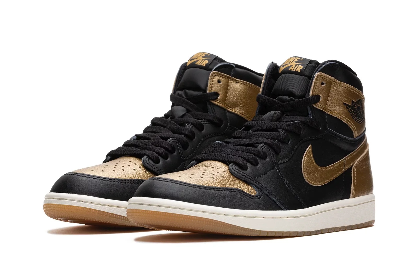 Air Jordan 1 Retro High OG "Black and Gold" - 3
