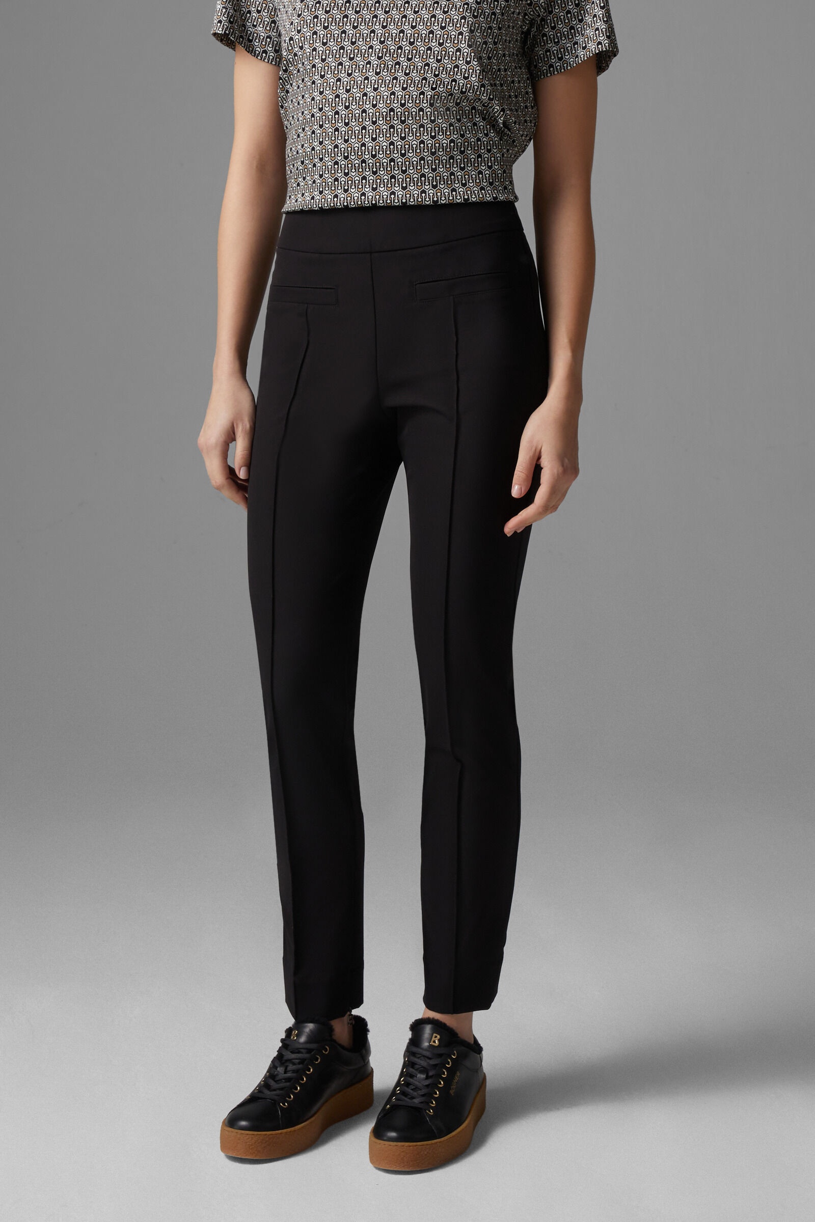 Franca stretch pants in Black - 2