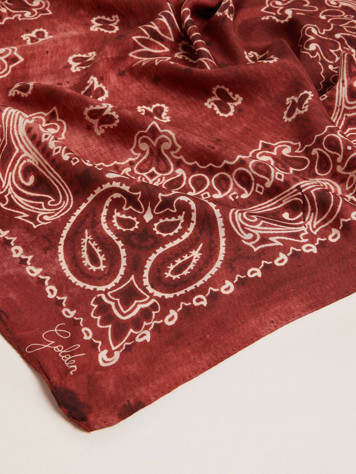 Burgundy scarf with paisley pattern - 2