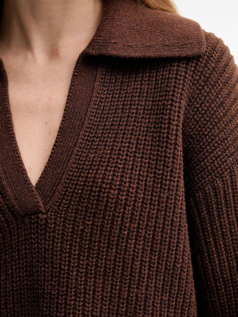 collared V-neck knitwear 4