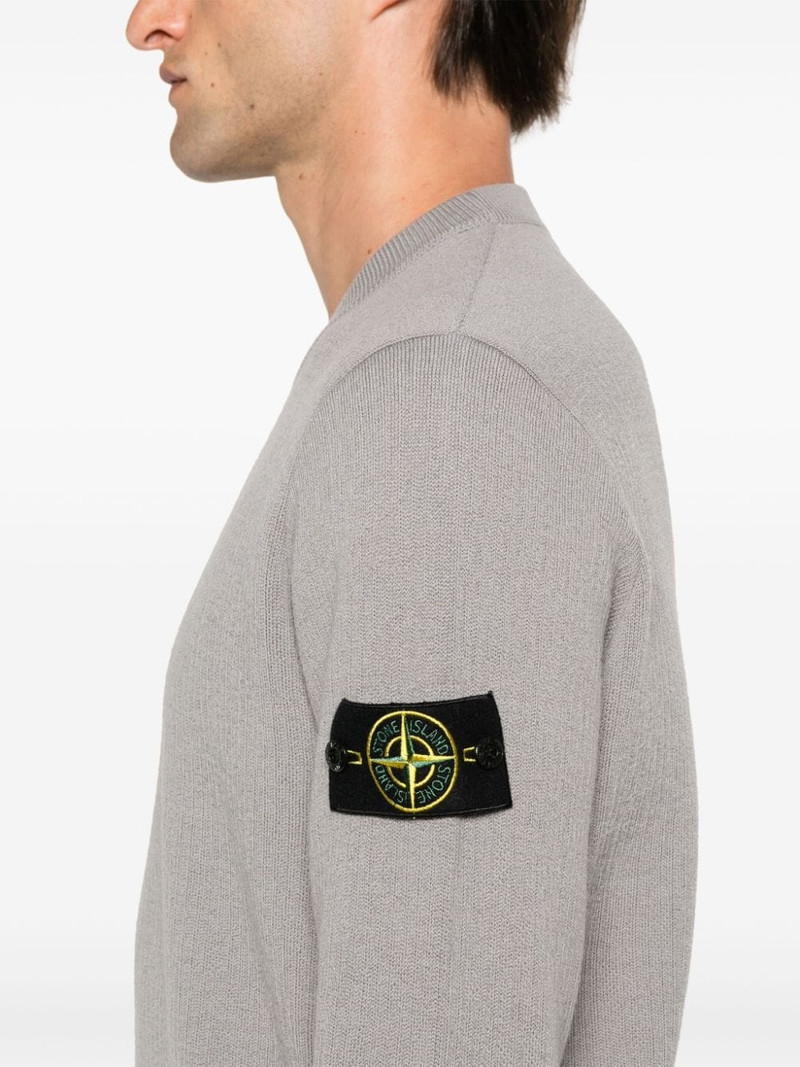 Compass-badge sweater 5