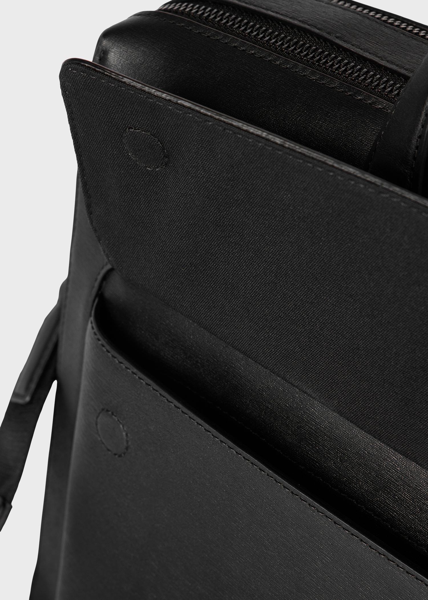 Black Straw-Grain Embossed Leather Double Zip Folio - 5