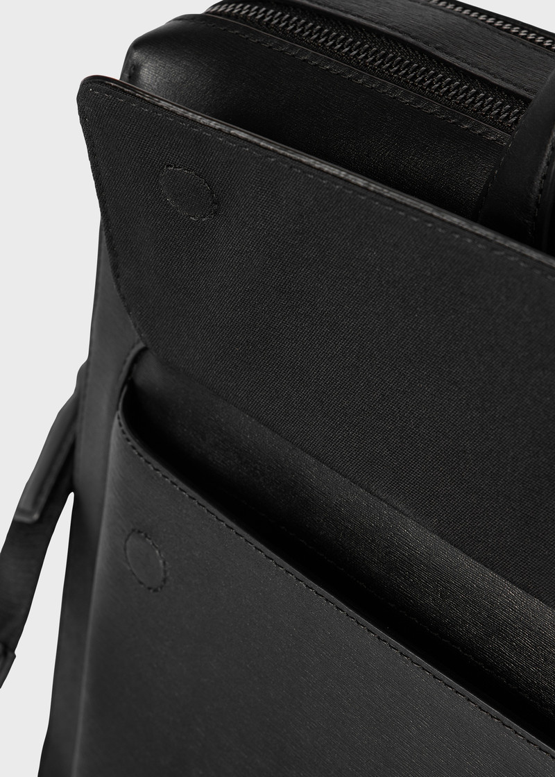 Black Straw-Grain Embossed Leather Double Zip Folio 5