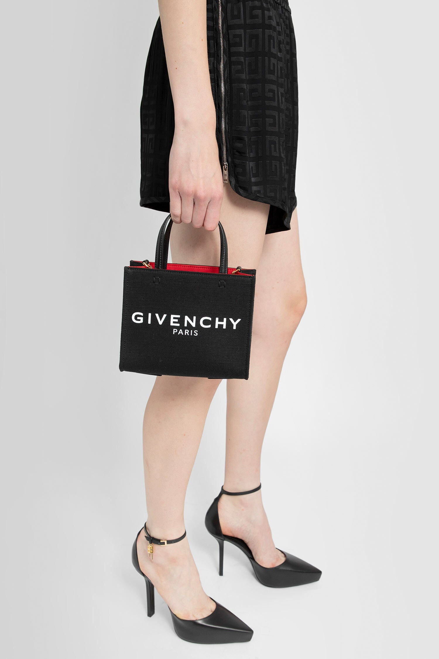 GIVENCHY WOMAN BLACK TOTE BAGS - 6