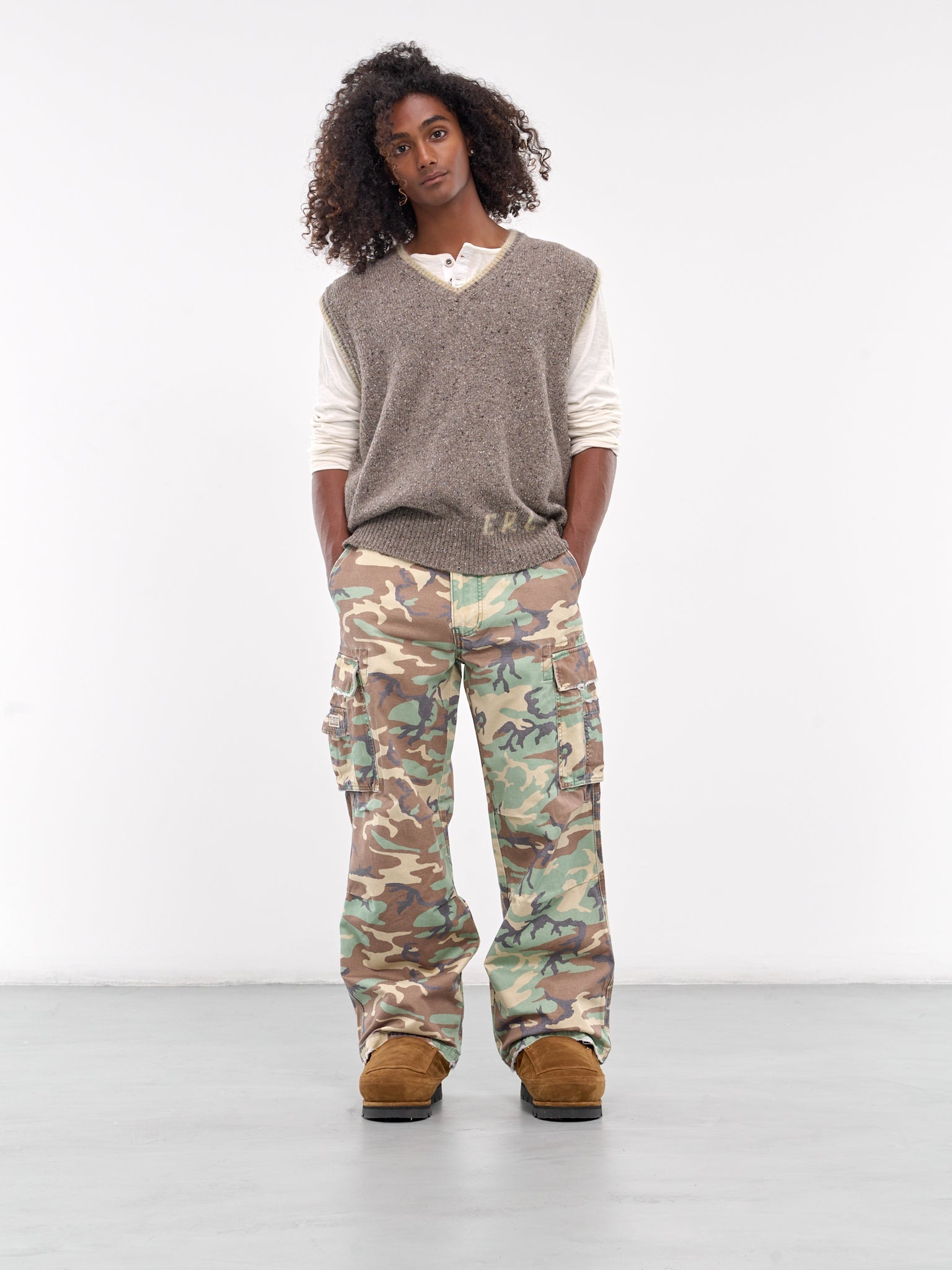 パンツ ERL CAMO CARGO PANTS ERL - Unisex Printed Cargo Pants | HBX - Globally Curated
