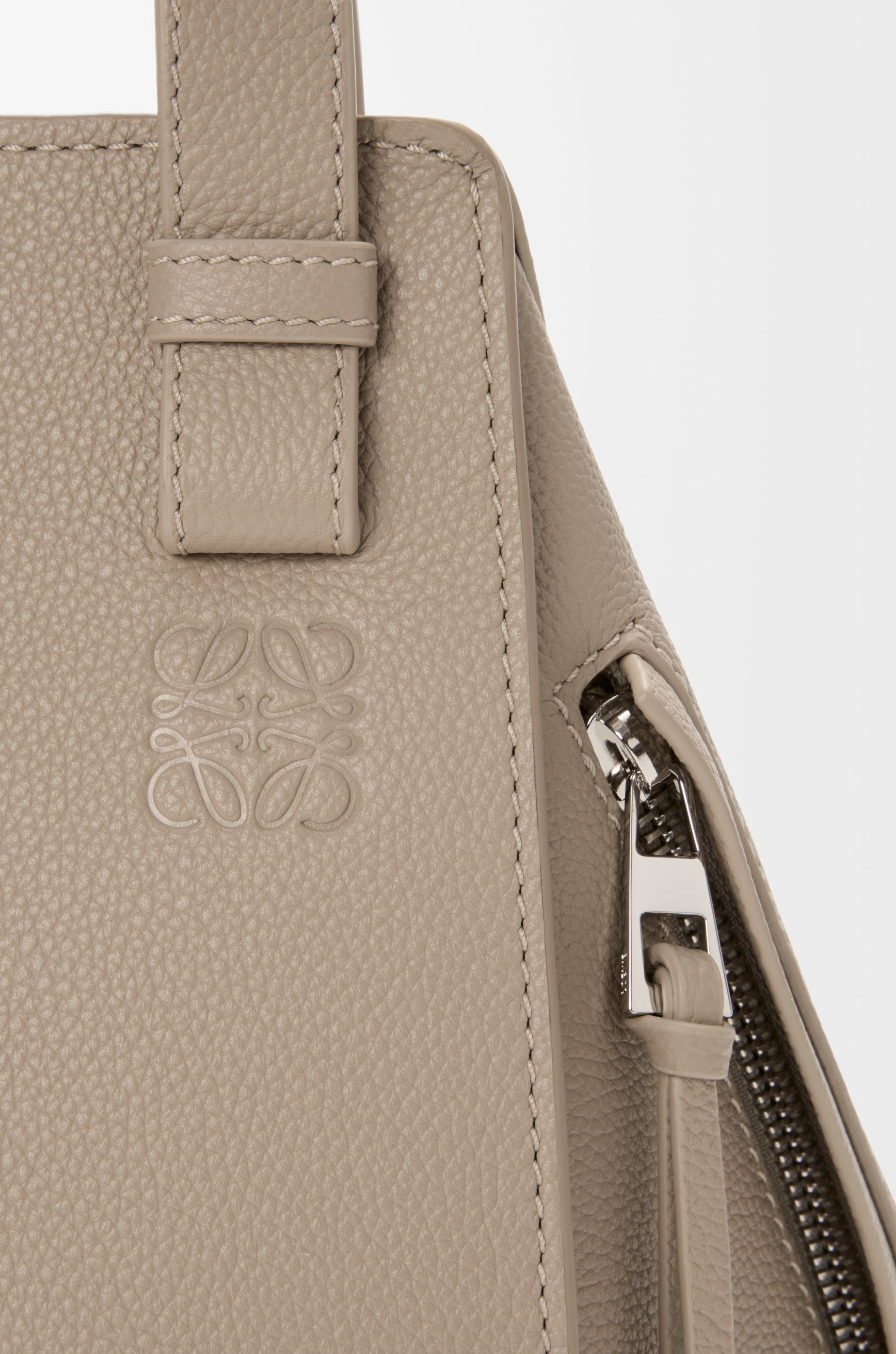 Compact Hammock bag in soft grained calfskin - 7