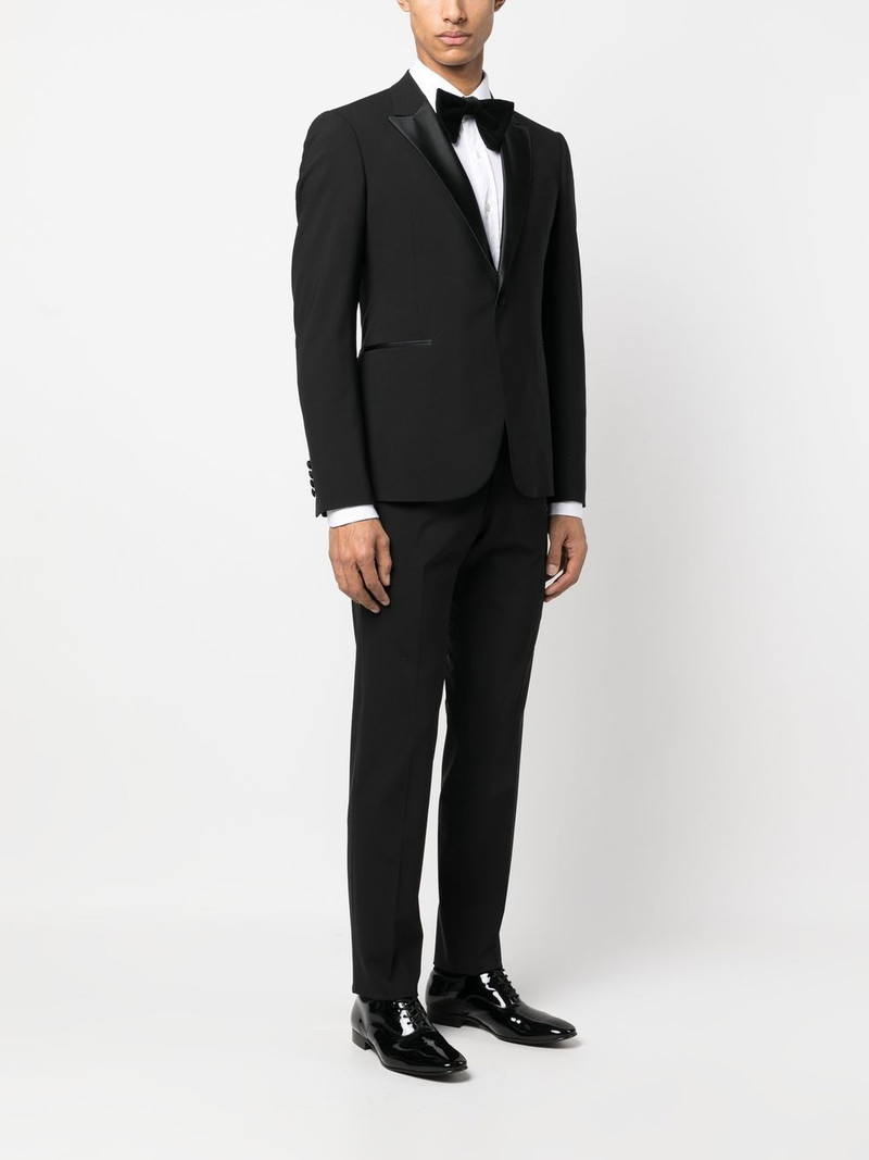 single-breasted suit 3