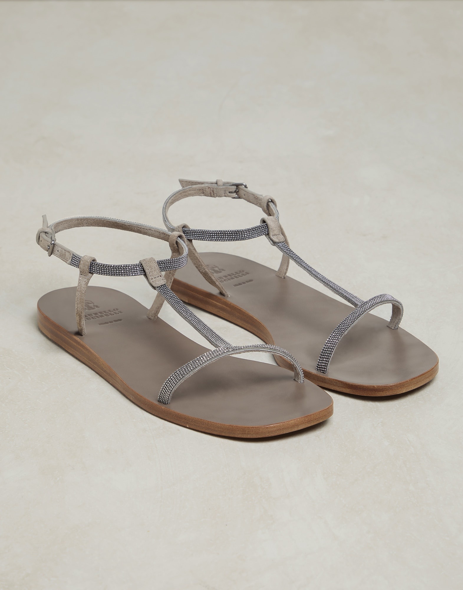 Leather sandals with shiny straps - 2